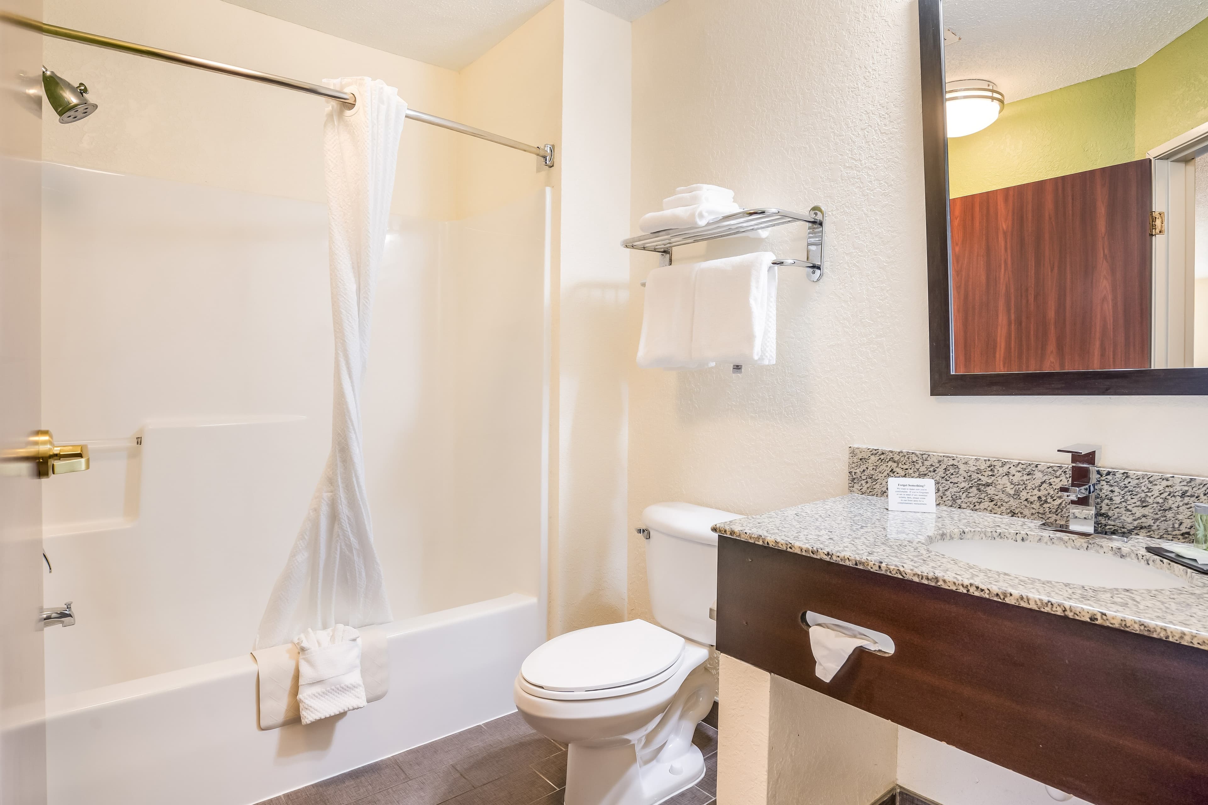 Sleep Inn & Suites Jacksonville near Camp Lejeune - Image 2