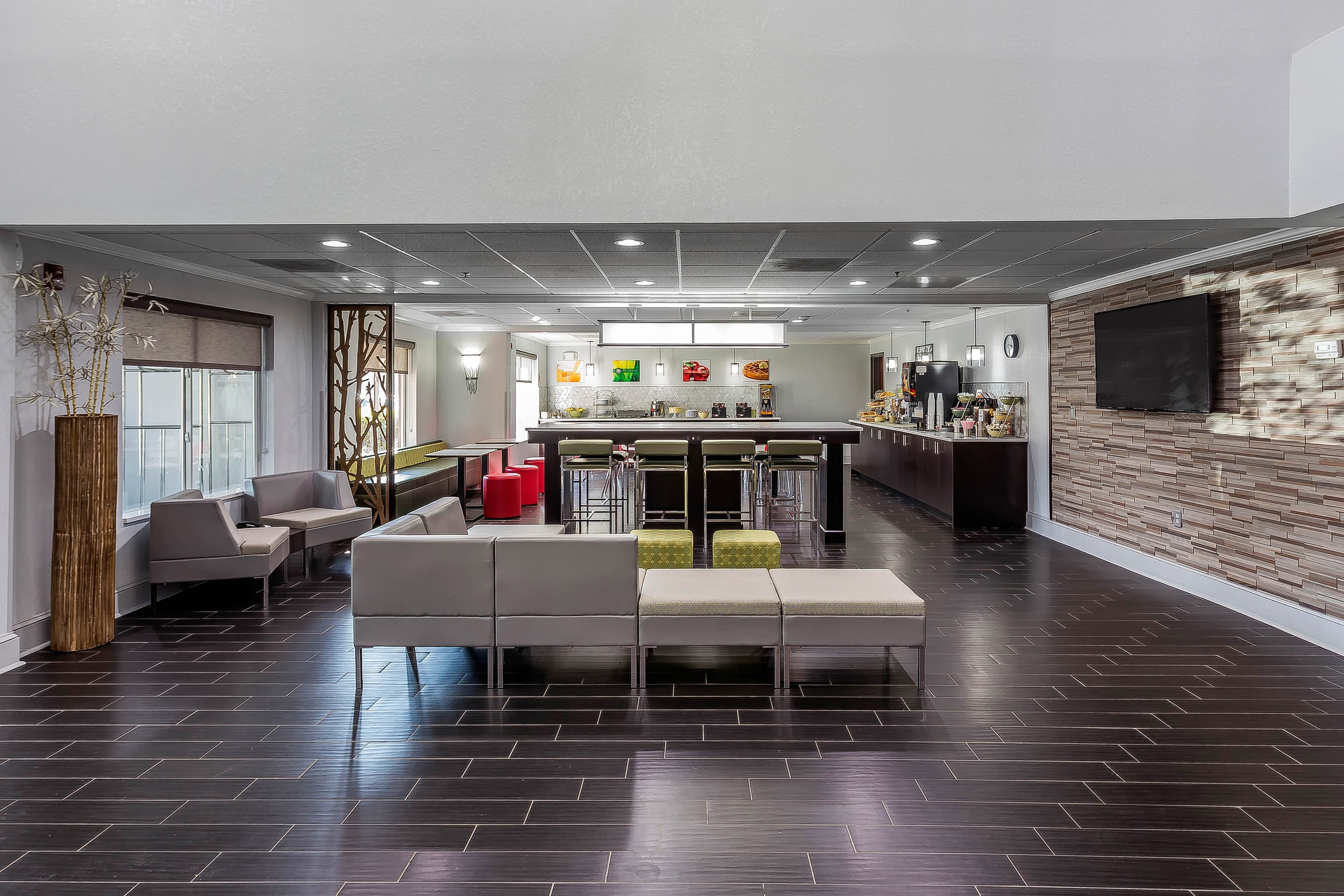 Quality Suites Pineville - Charlotte - Image 1