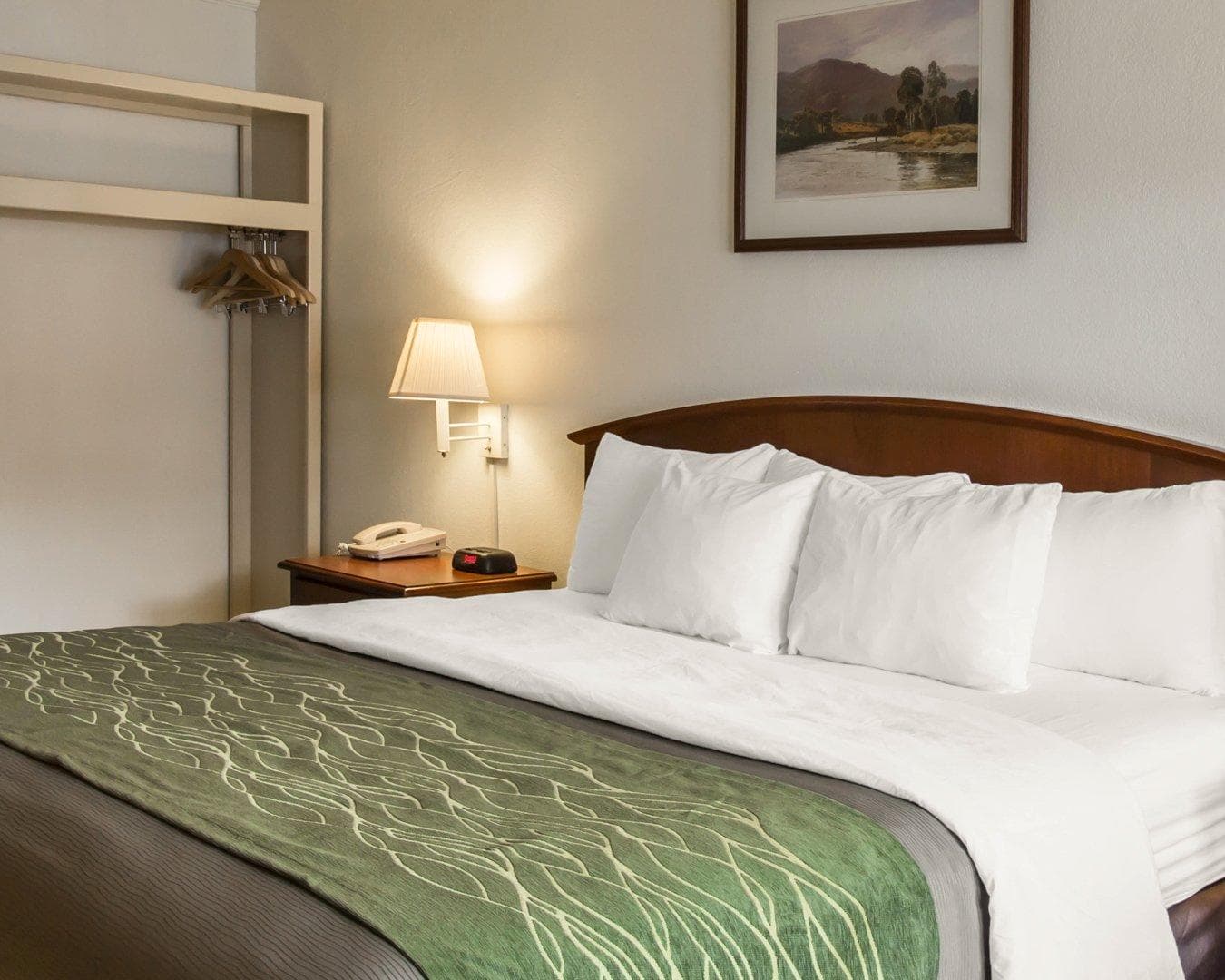 Rodeway Inn & Suites Cherokee On the River — 12