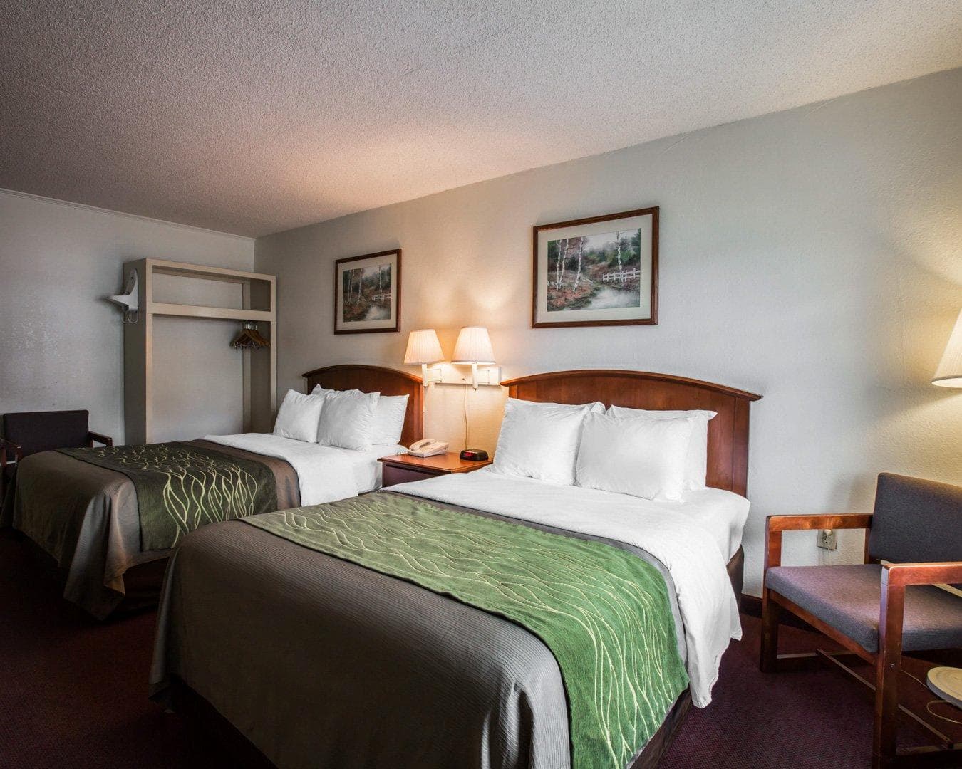 Rodeway Inn & Suites Cherokee On the River — 3