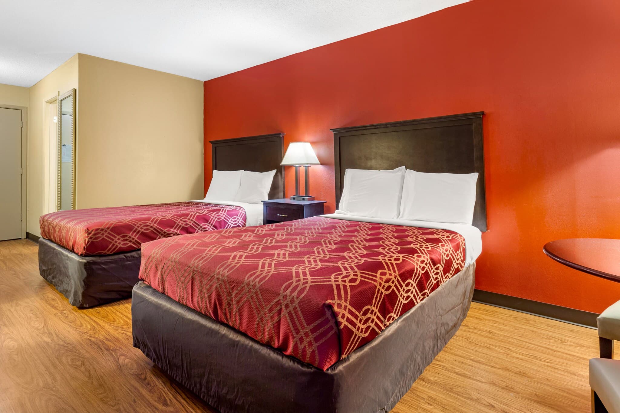 Econo Lodge Burlington I-40 - Image 3