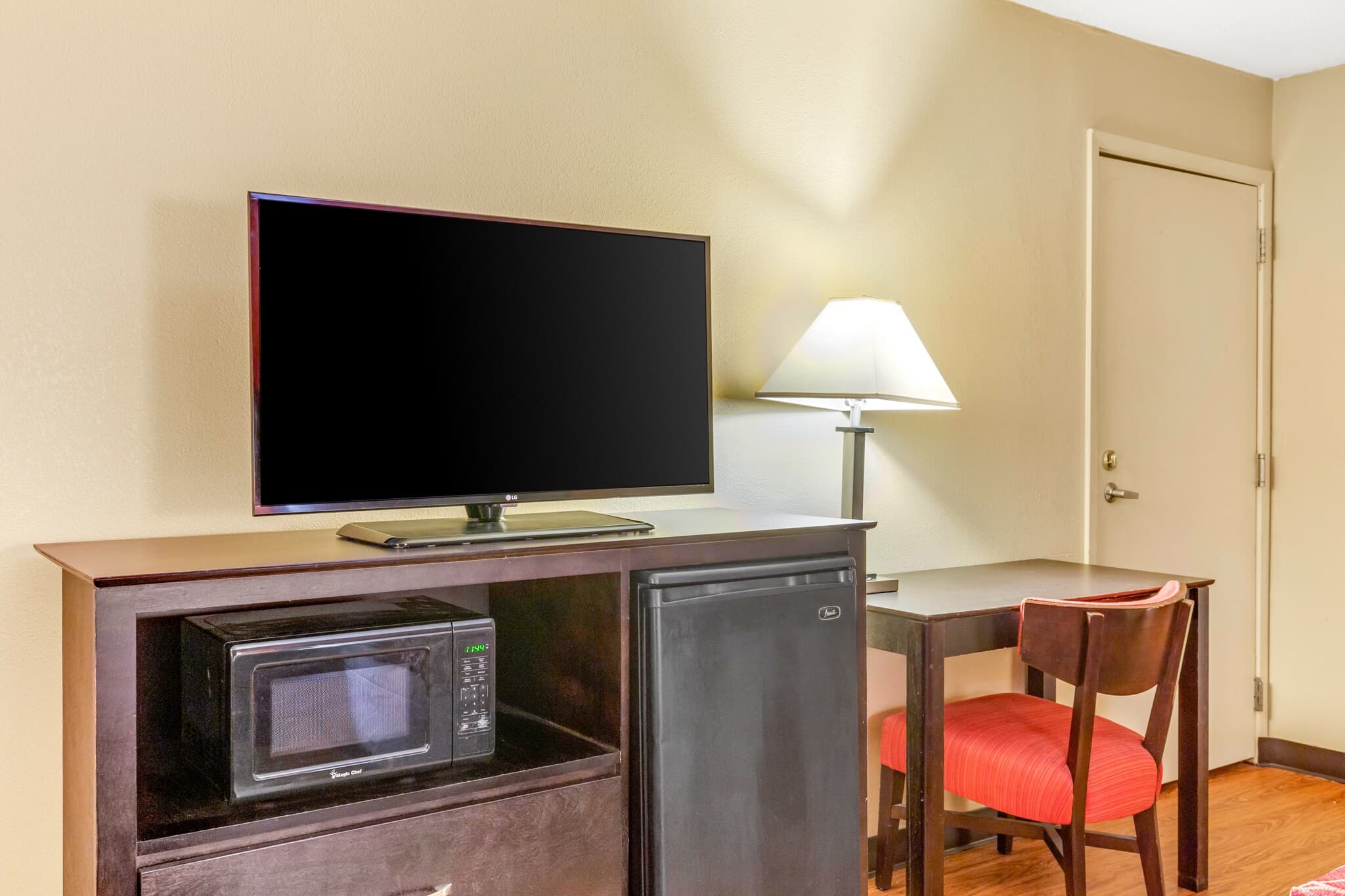 Econo Lodge Burlington I-40 - Image 4