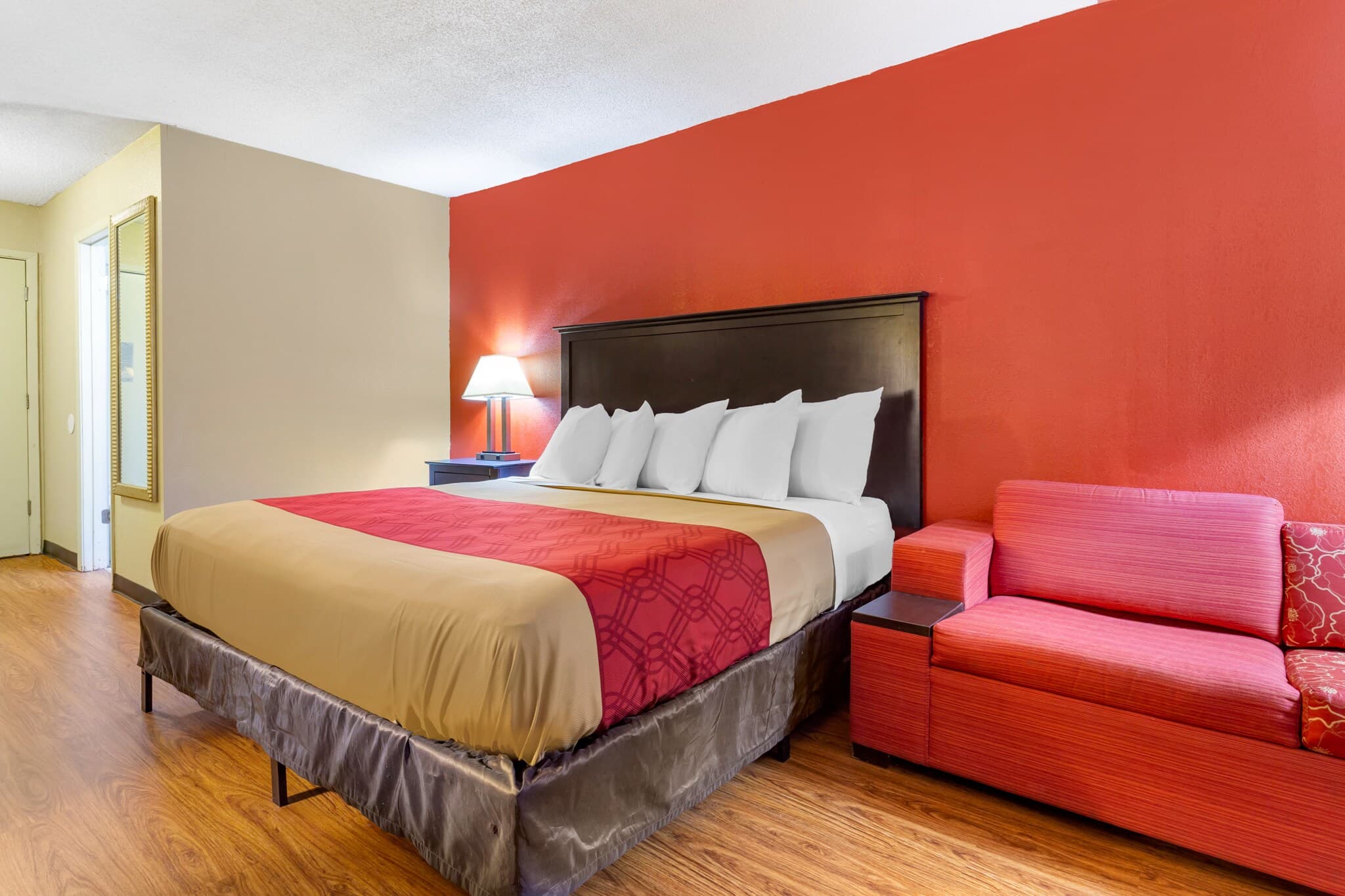 Econo Lodge Burlington I-40 — 12
