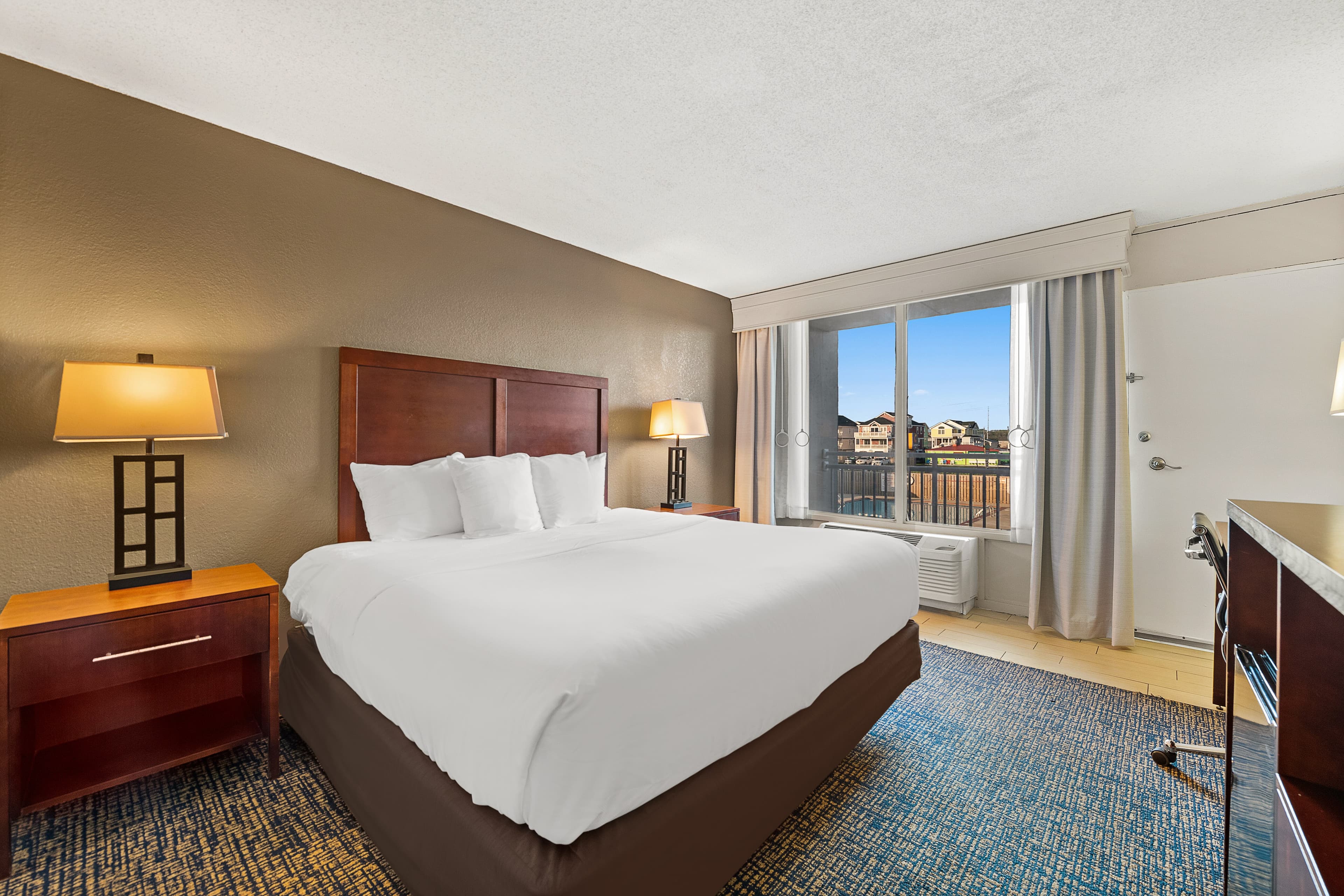 Comfort Inn On the Ocean - Image 5