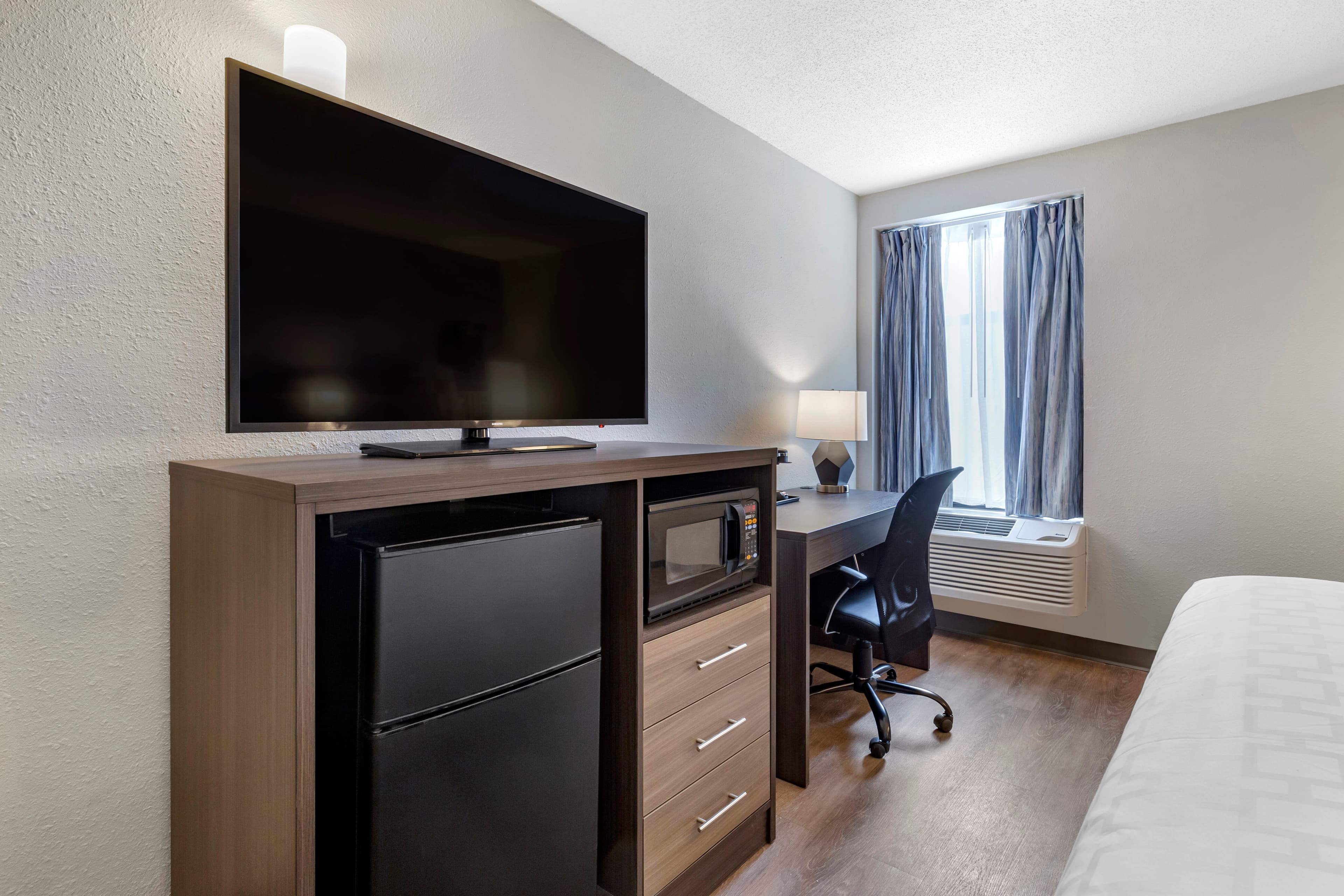 Clarion Pointe Raleigh Midtown - Image 3