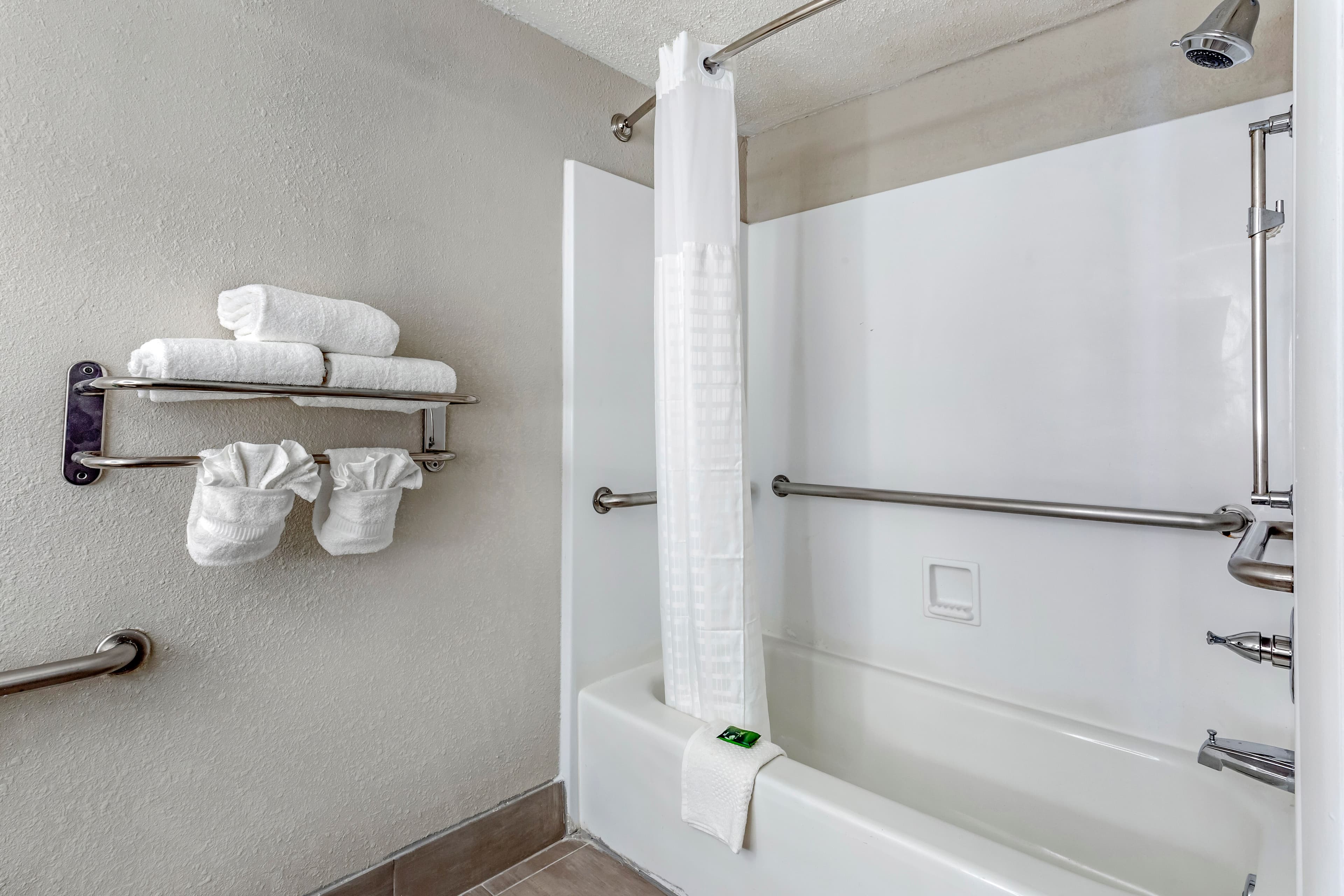 Clarion Pointe Raleigh Midtown - Image 5