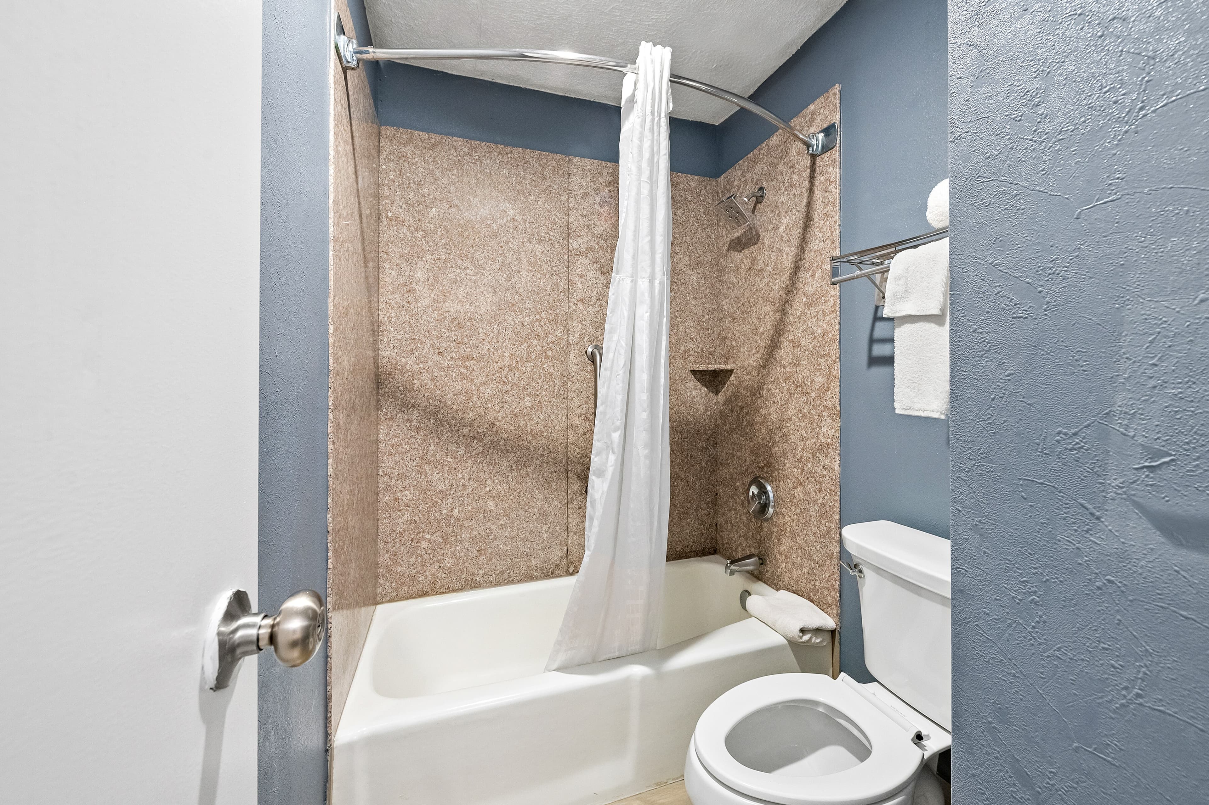 Quality Inn & Suites Fayetteville I-95 — 9
