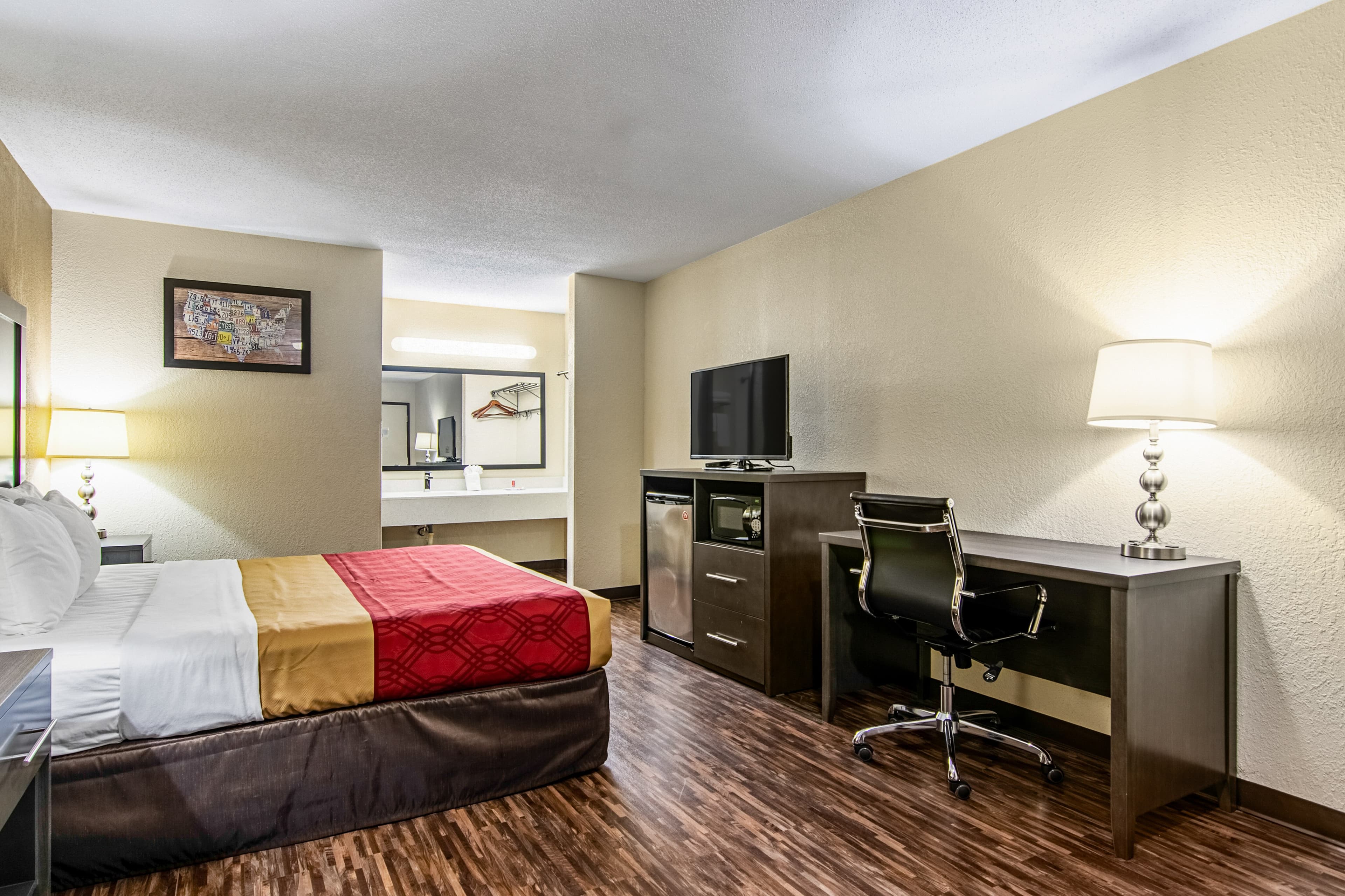 Econo Lodge Inn & Suites Matthews - Charlotte — 18