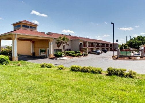 Quality Inn & Suites Monroe - Image 1