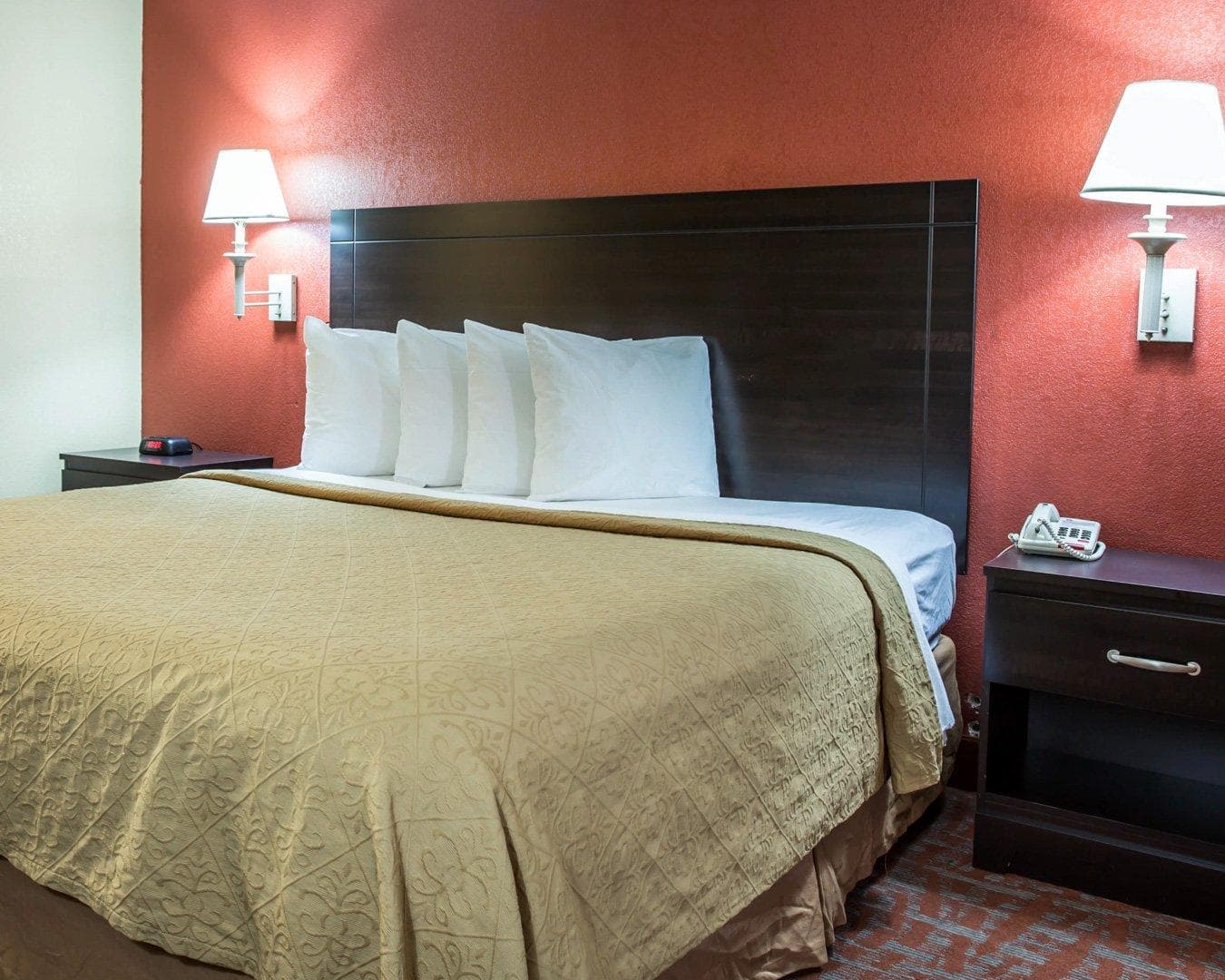 Quality Inn & Suites Monroe - Image 2