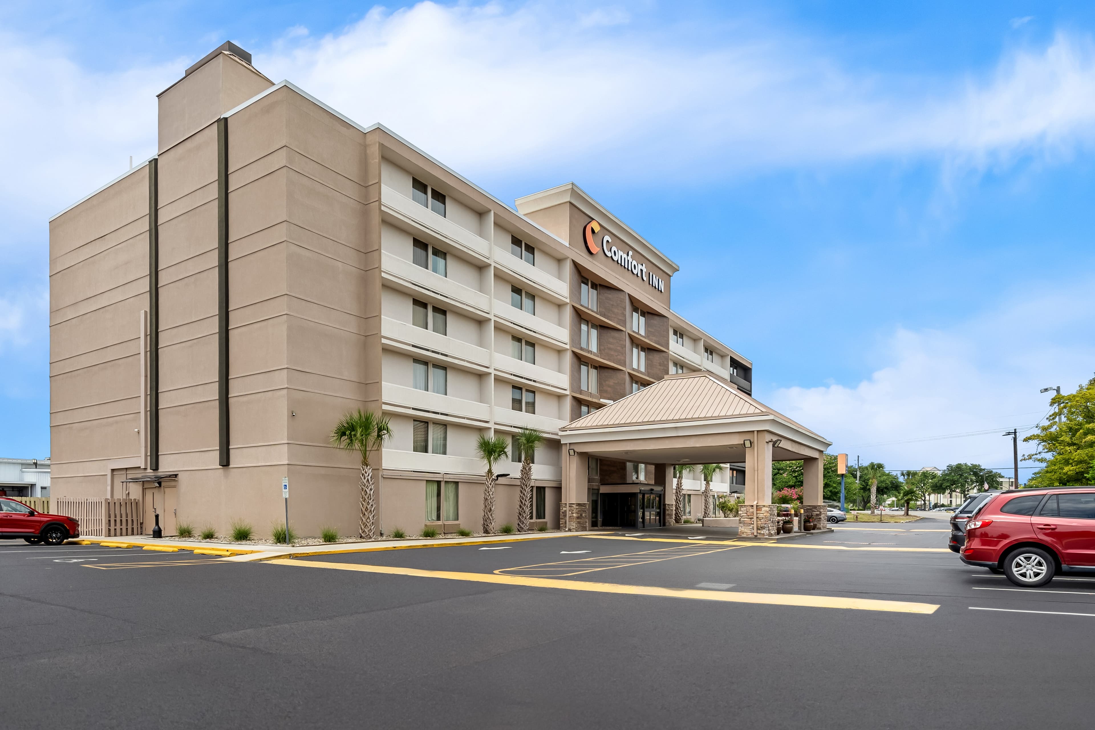 Comfort Inn University - Image 1