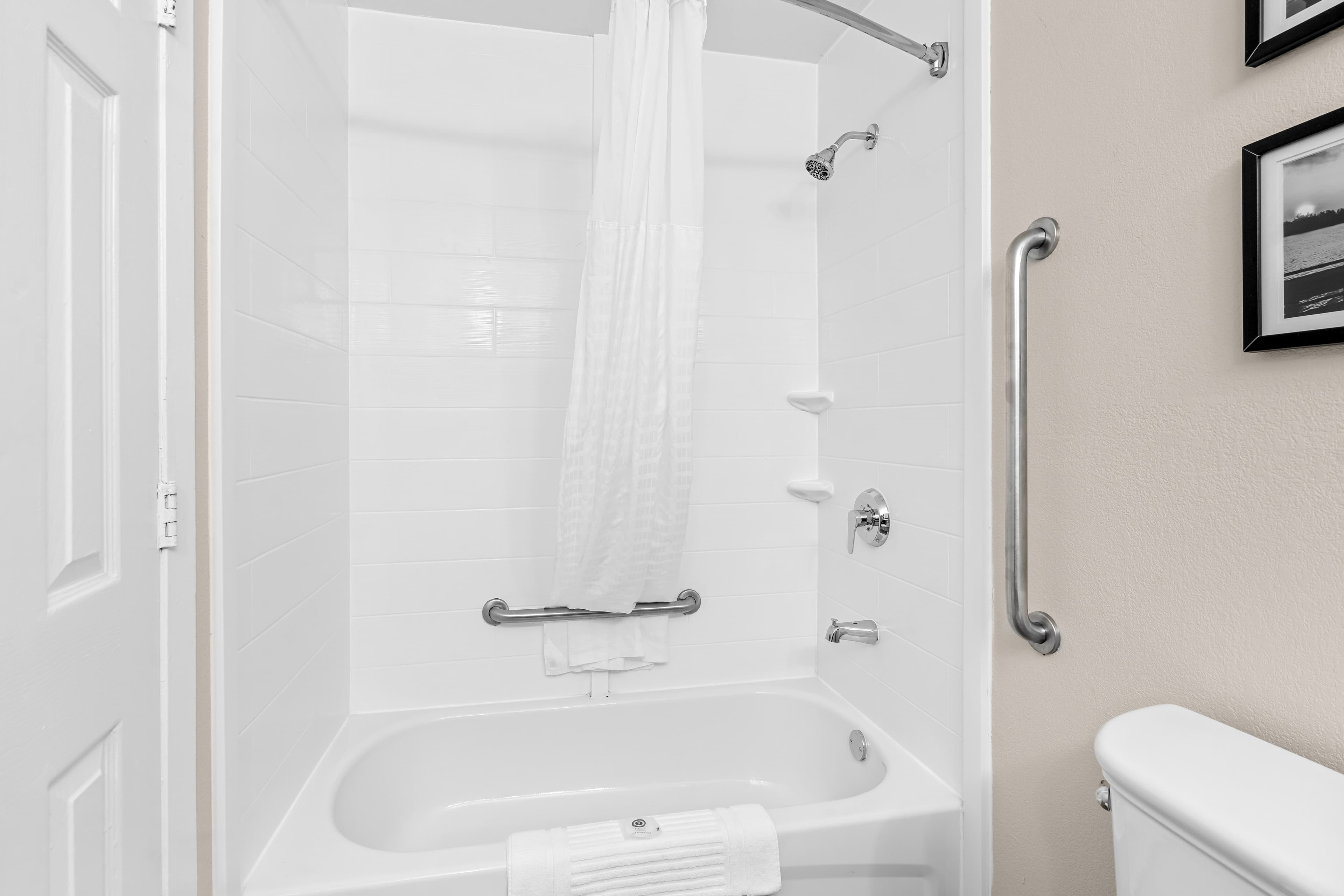 Comfort Inn University — 6