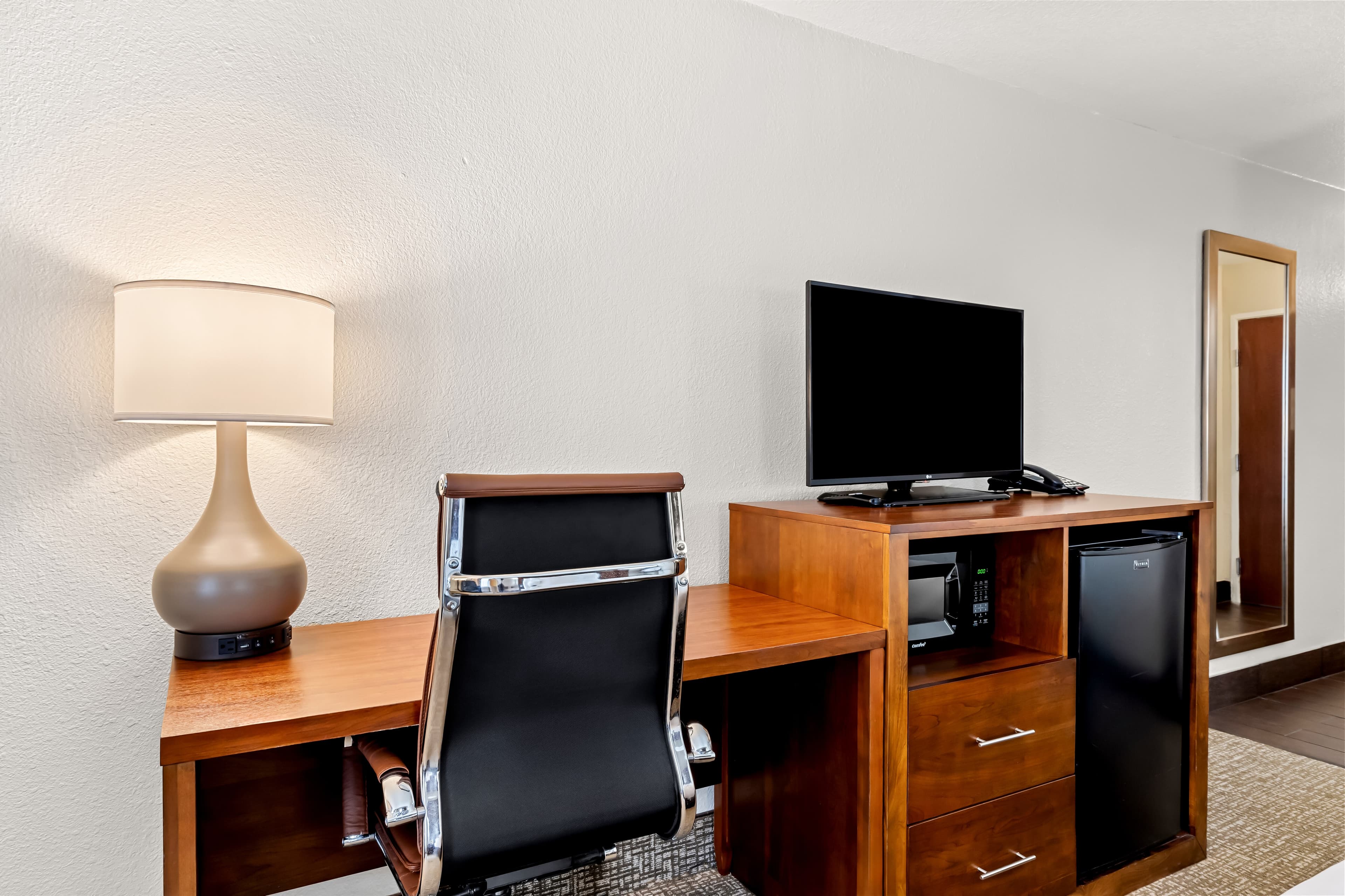 Comfort Inn University — 8