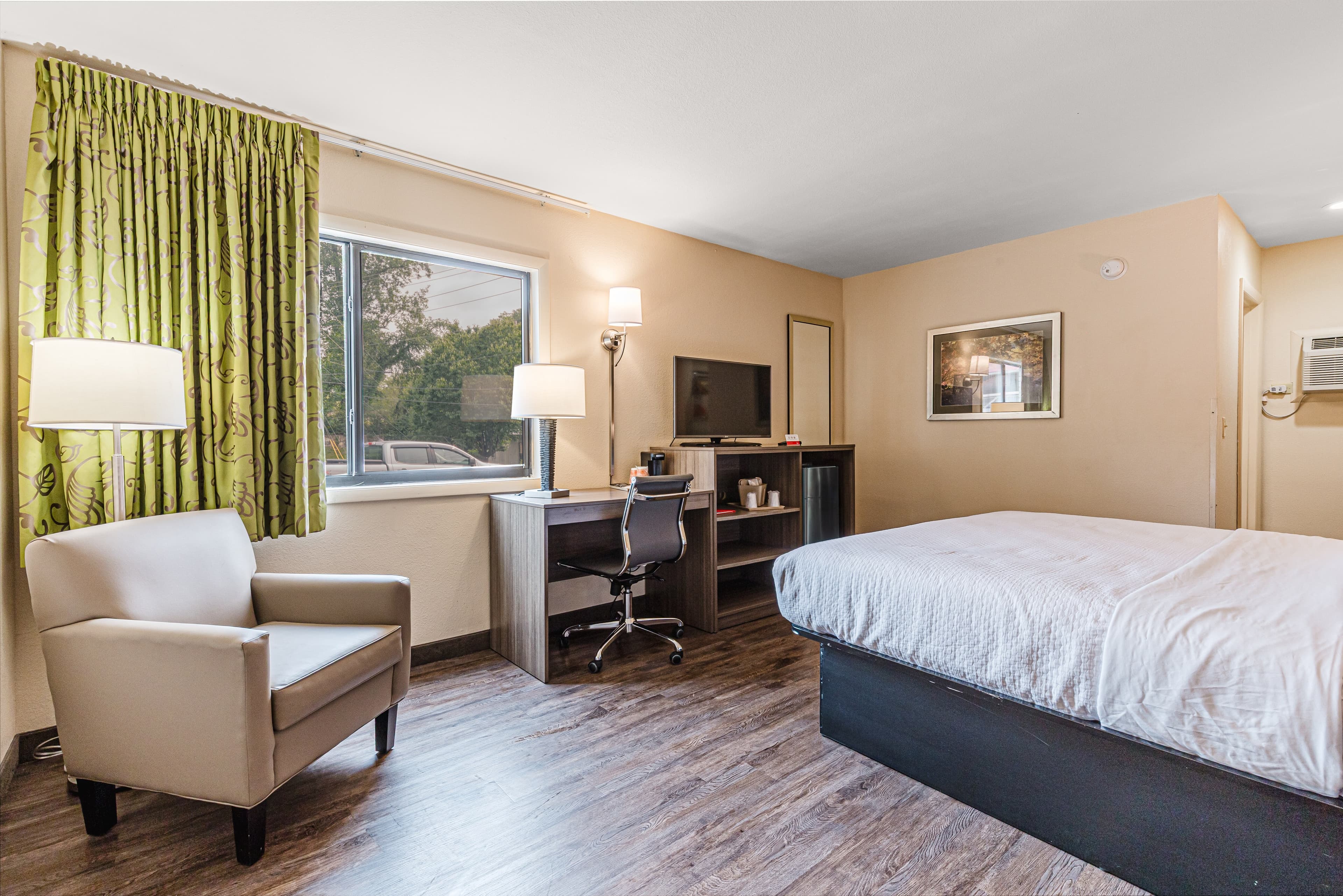 Econo Lodge Cherokee Near Island Park — 10