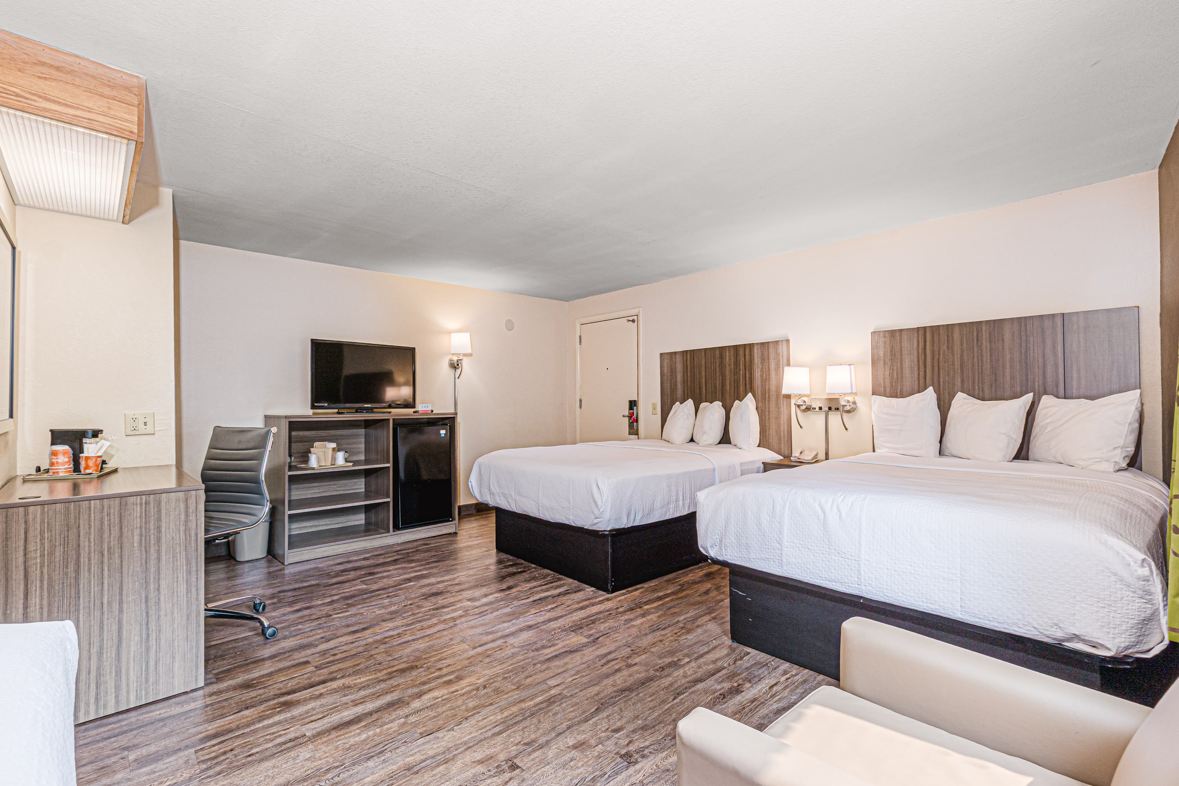 Econo Lodge Cherokee Near Island Park — 22