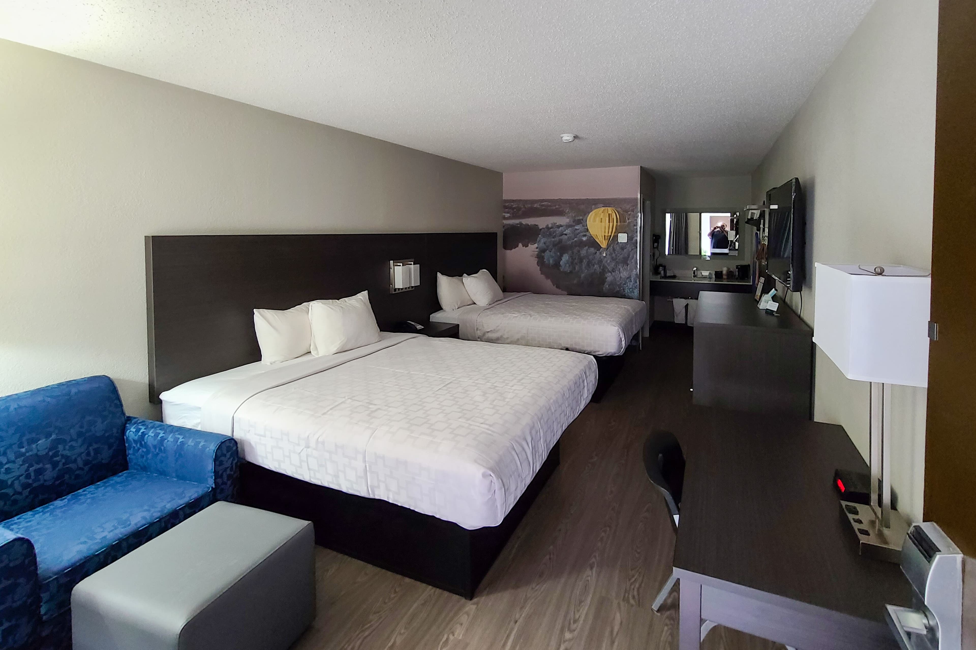 Clarion Pointe Statesville — 11