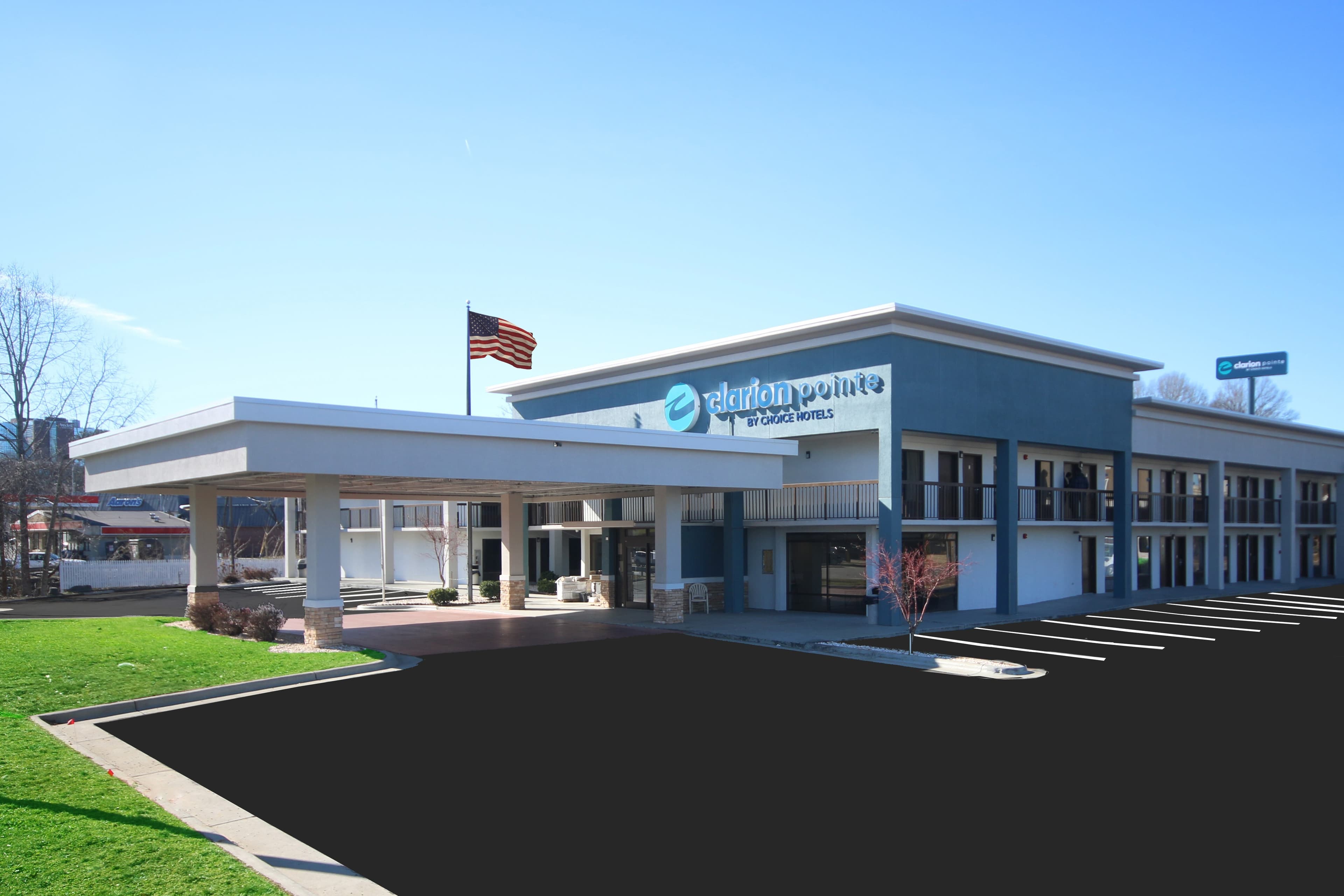 Clarion Pointe Statesville - Image 1