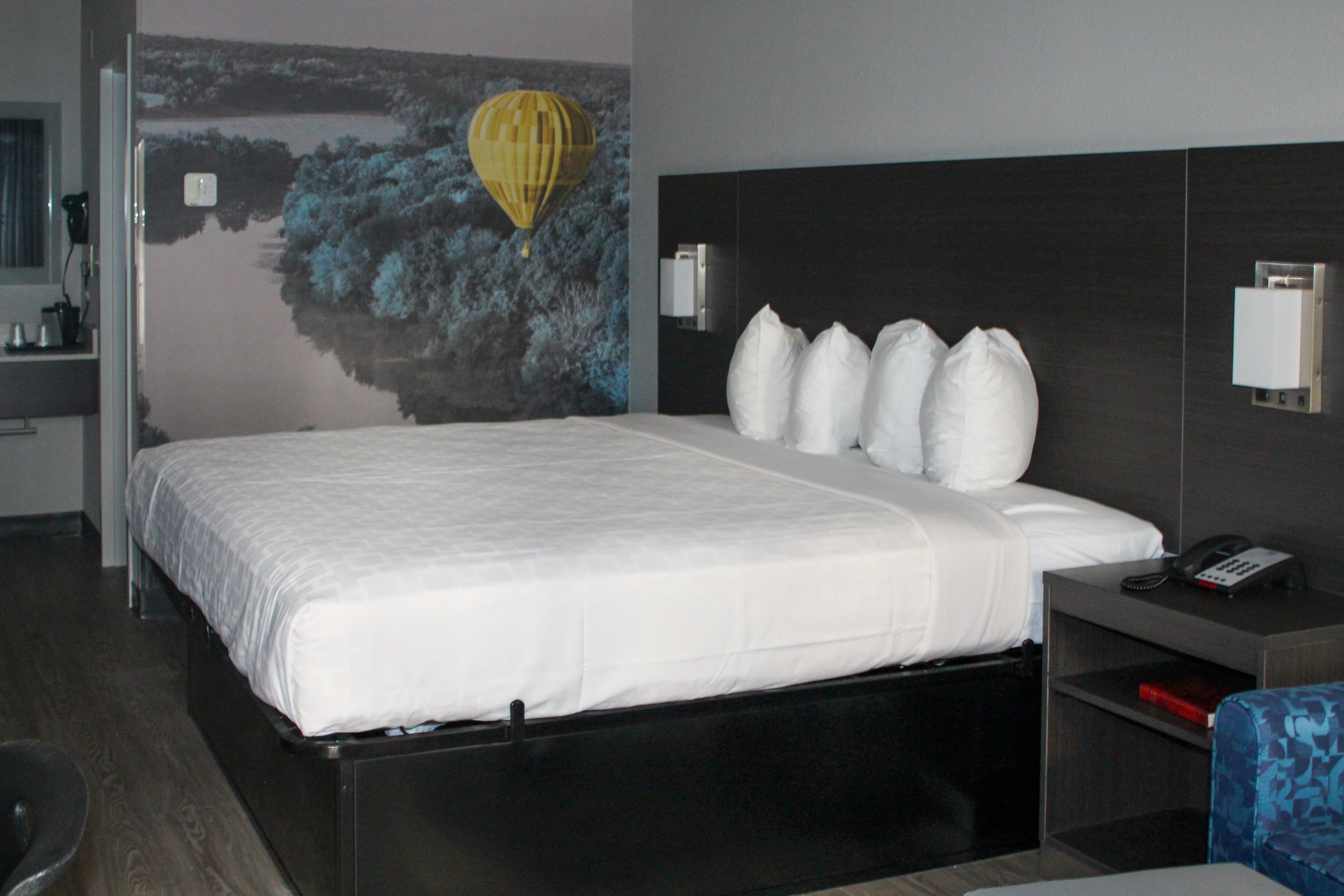 Clarion Pointe Statesville - Image 2