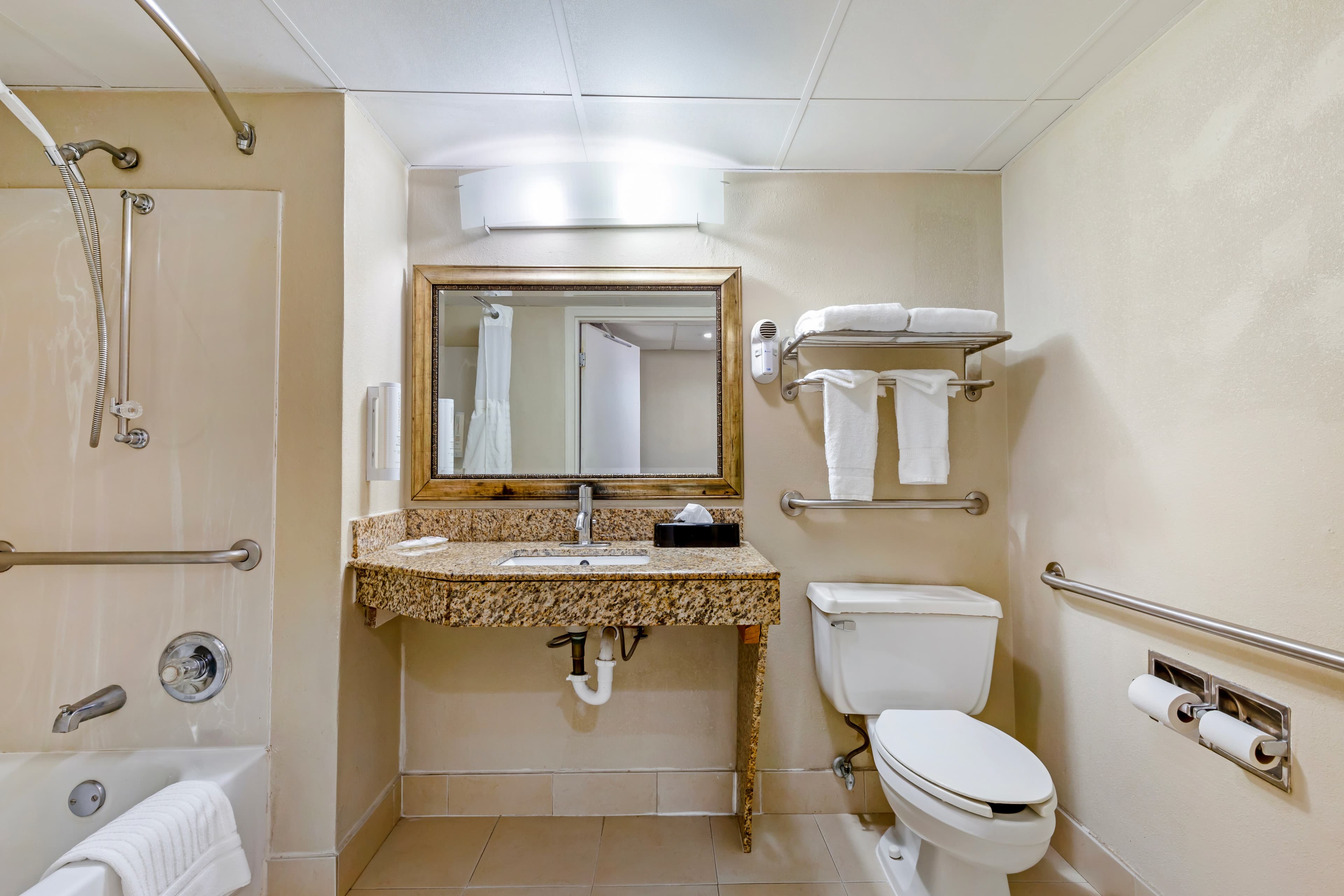 Clarion Pointe Durham Research Triangle Park - Image 5