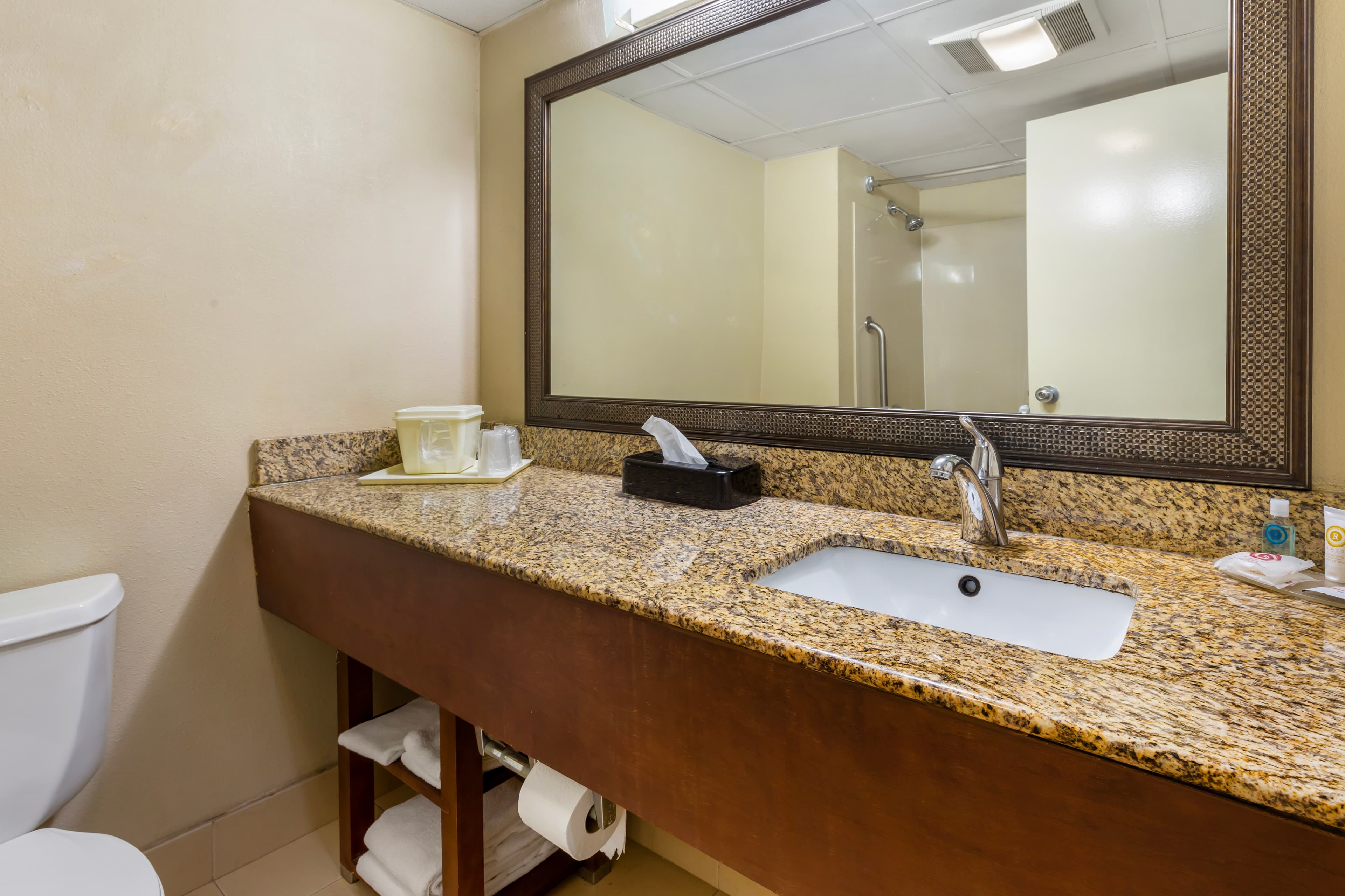 Clarion Pointe Durham Research Triangle Park — 18