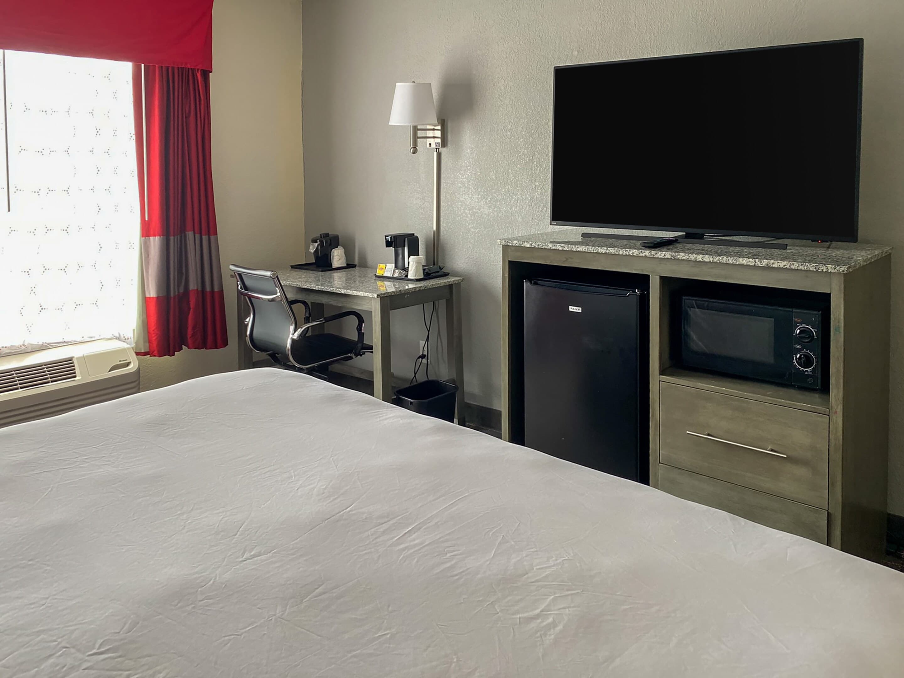 Clarion Pointe - Greensboro Coliseum Area — 9