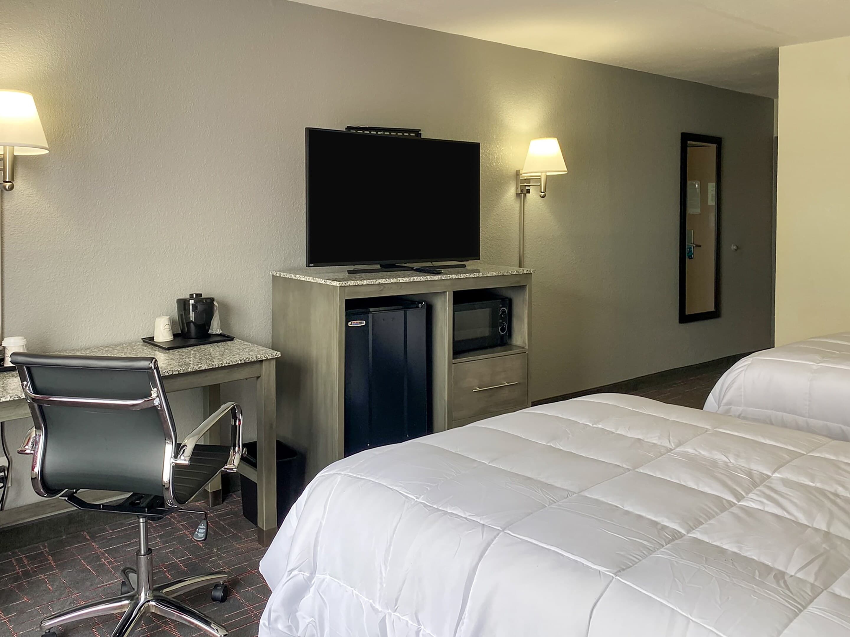 Clarion Pointe - Greensboro Coliseum Area — 7