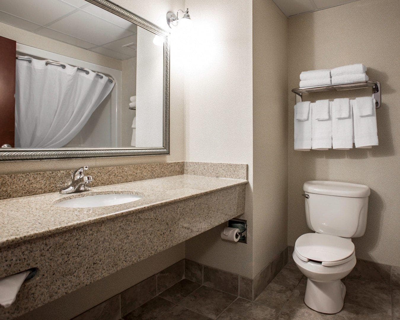 Comfort Inn & Suites Lumberton Central I-95 — 20