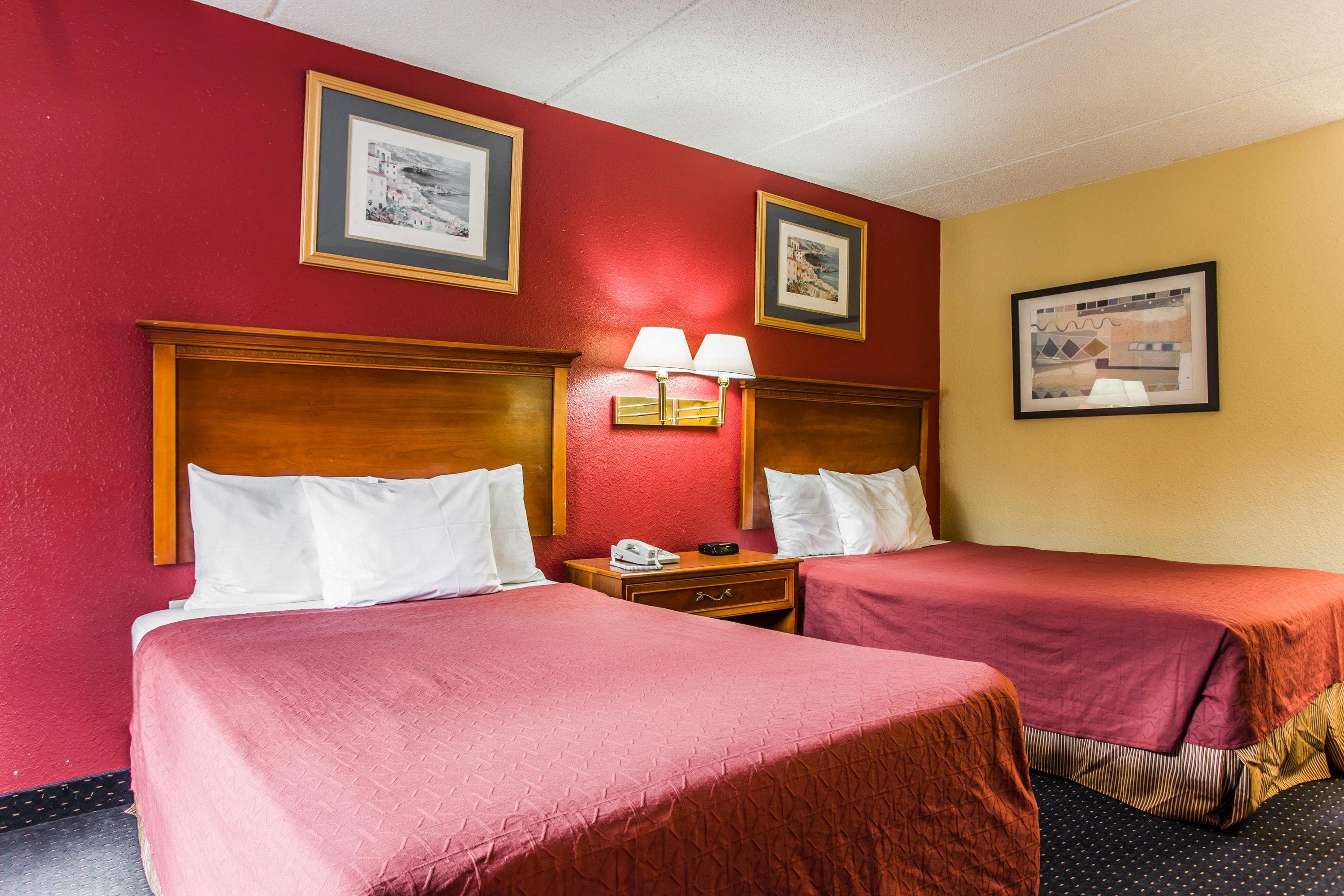 Rodeway Inn Charlotte North End — 7
