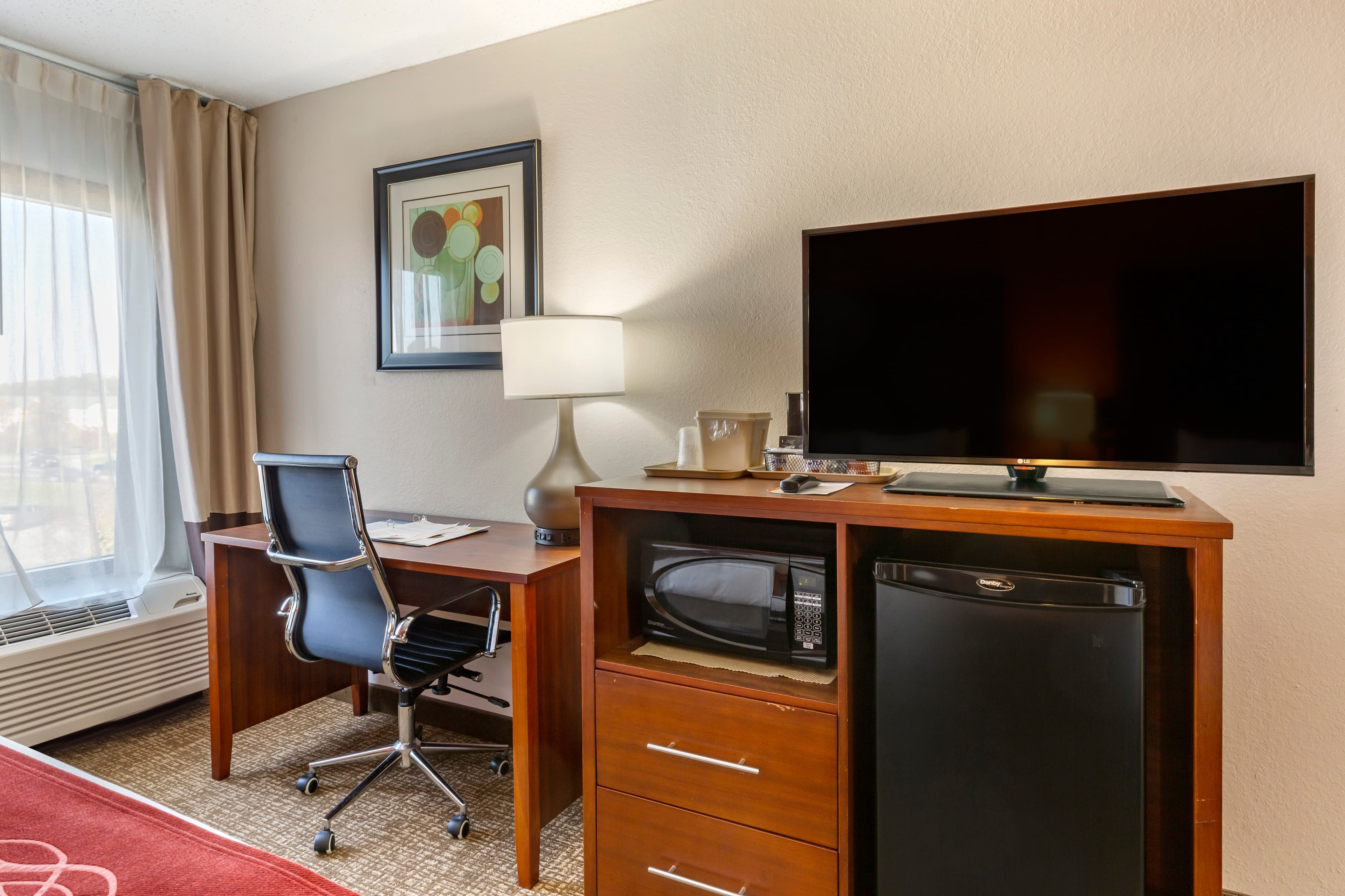 Comfort Inn Greensboro - Kernersville - Image 4