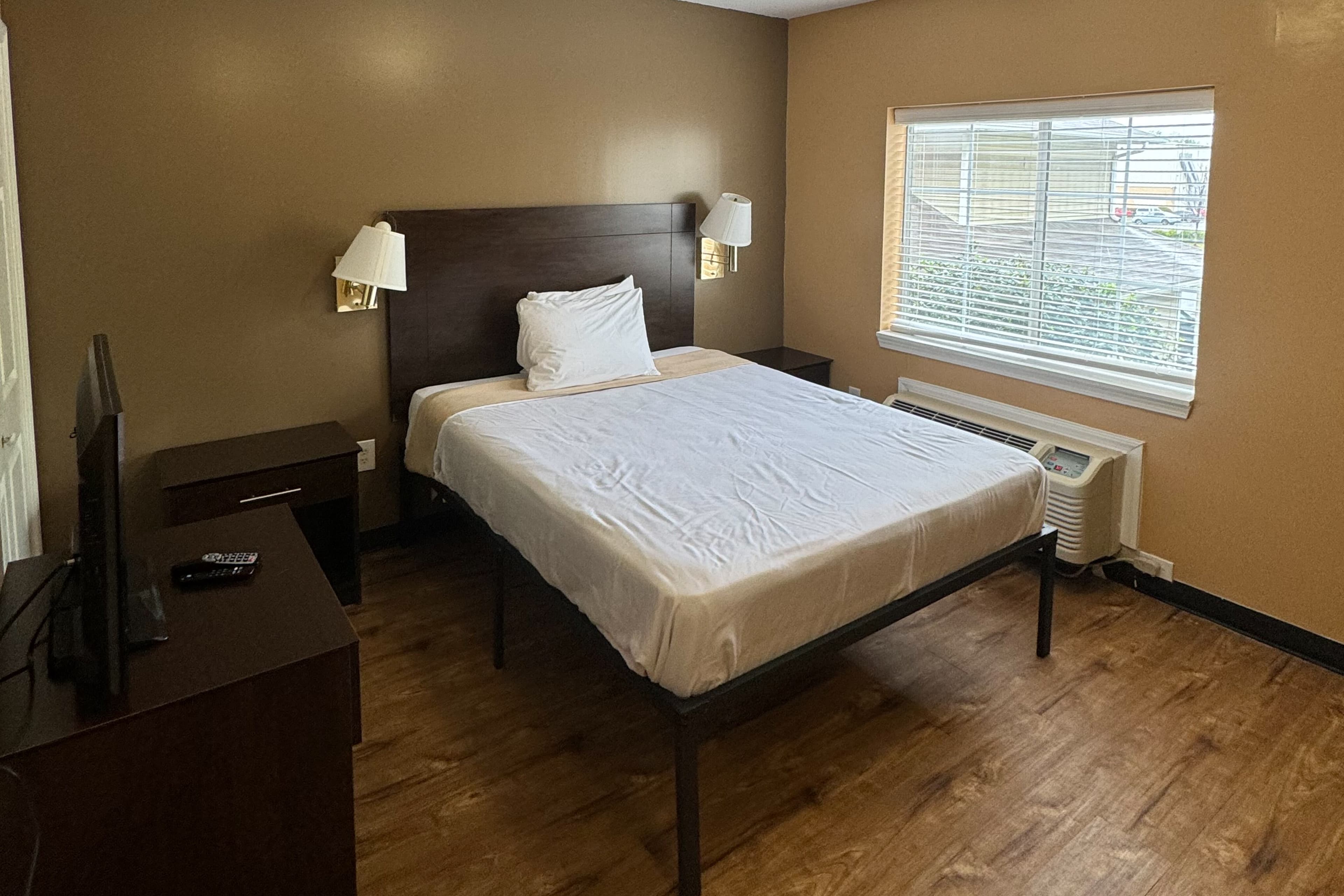 Suburban Studios near University of North Carolina-Charlotte - Image 4