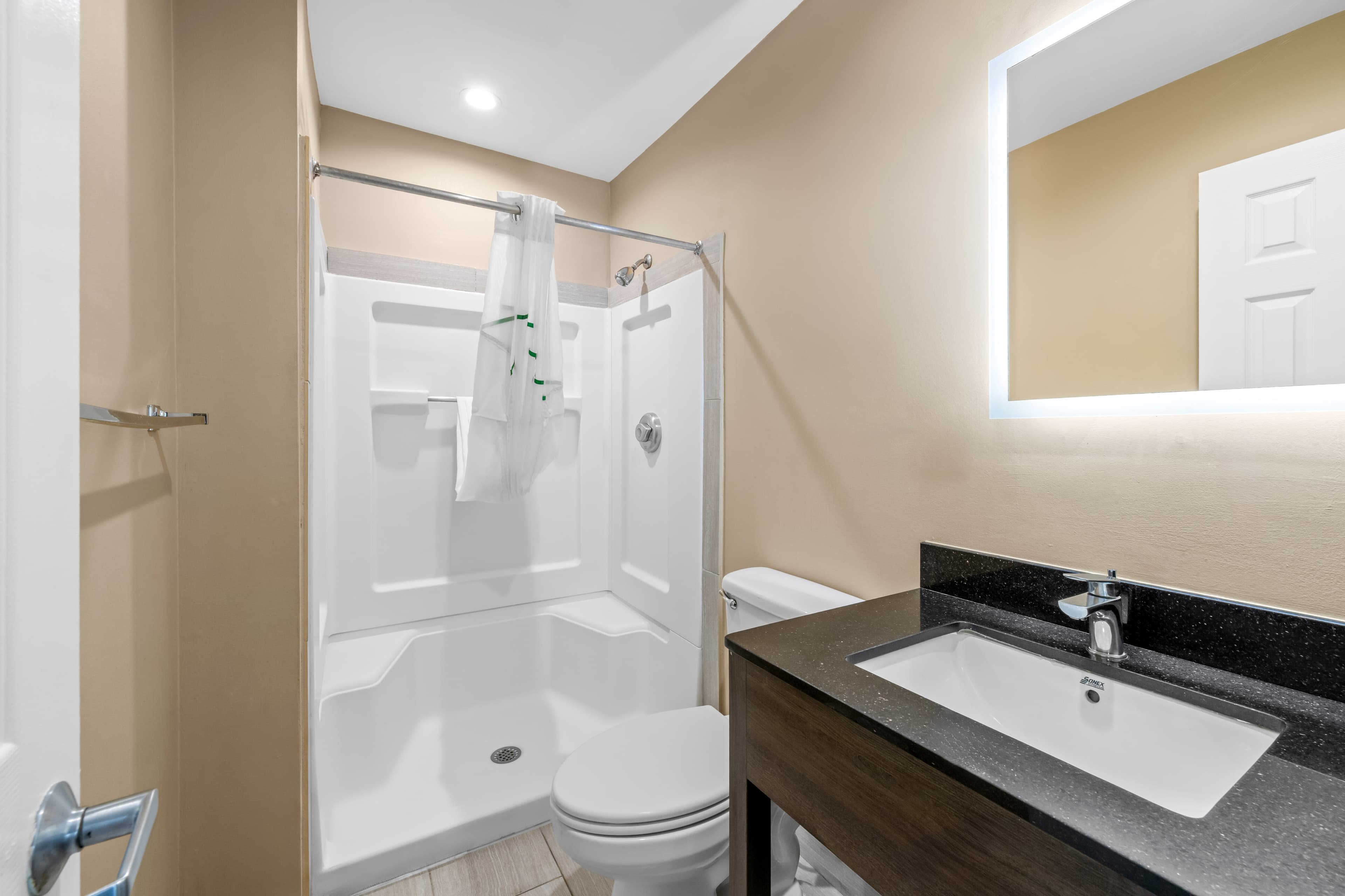 Suburban Studios Charlotte - Ballantyne — 16