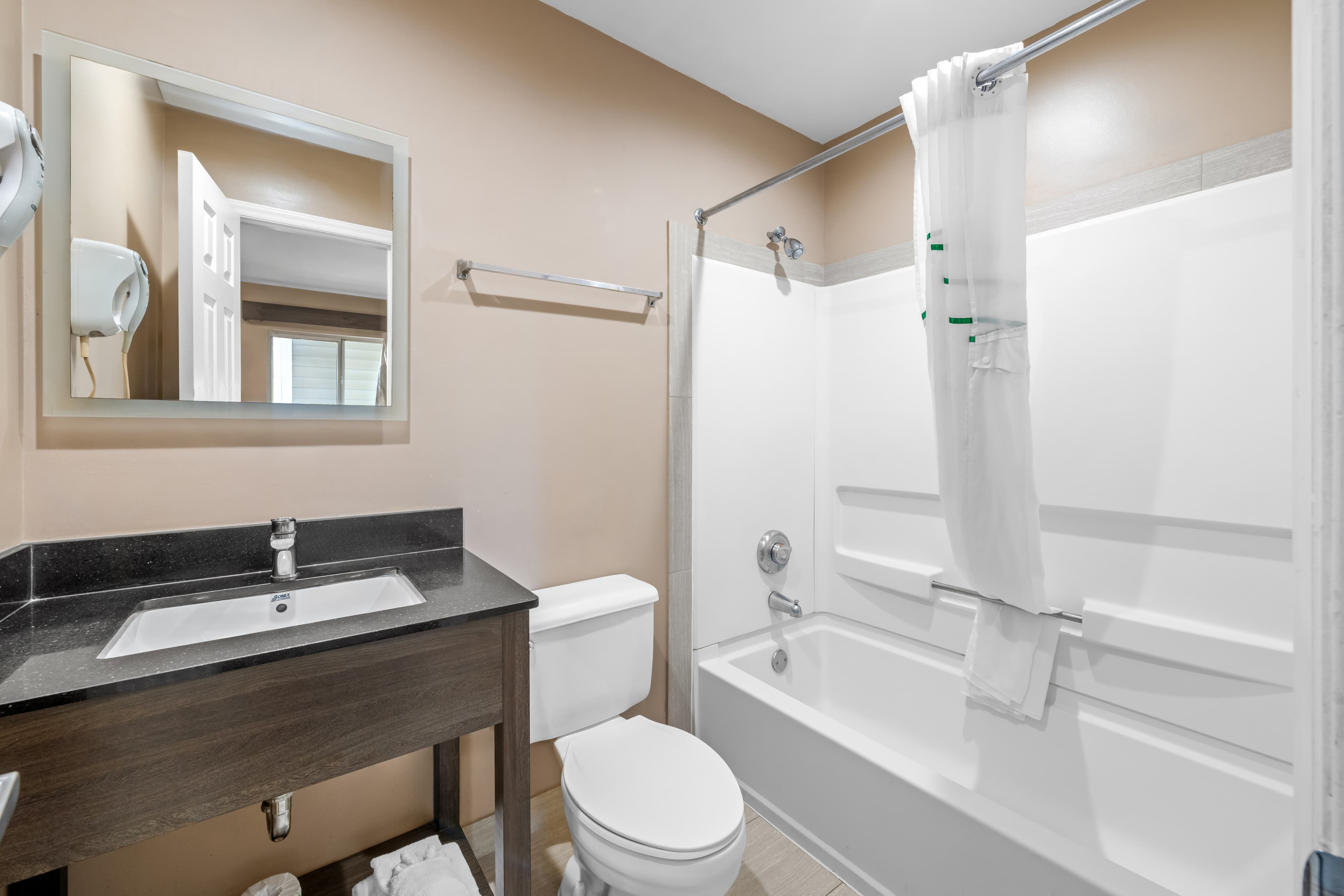 Suburban Studios Charlotte - Ballantyne — 38