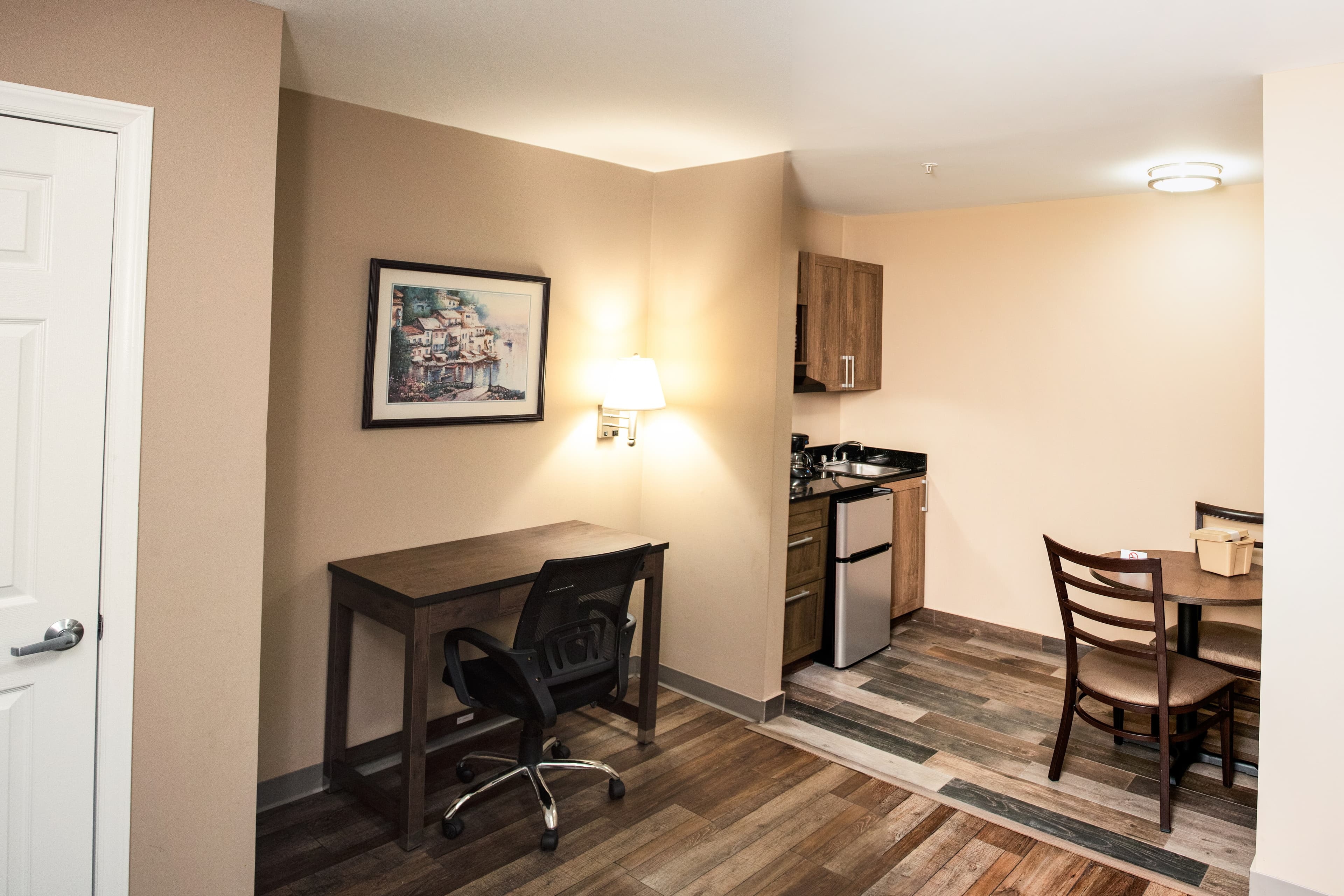 Suburban Studios Charlotte - Ballantyne - Image 1