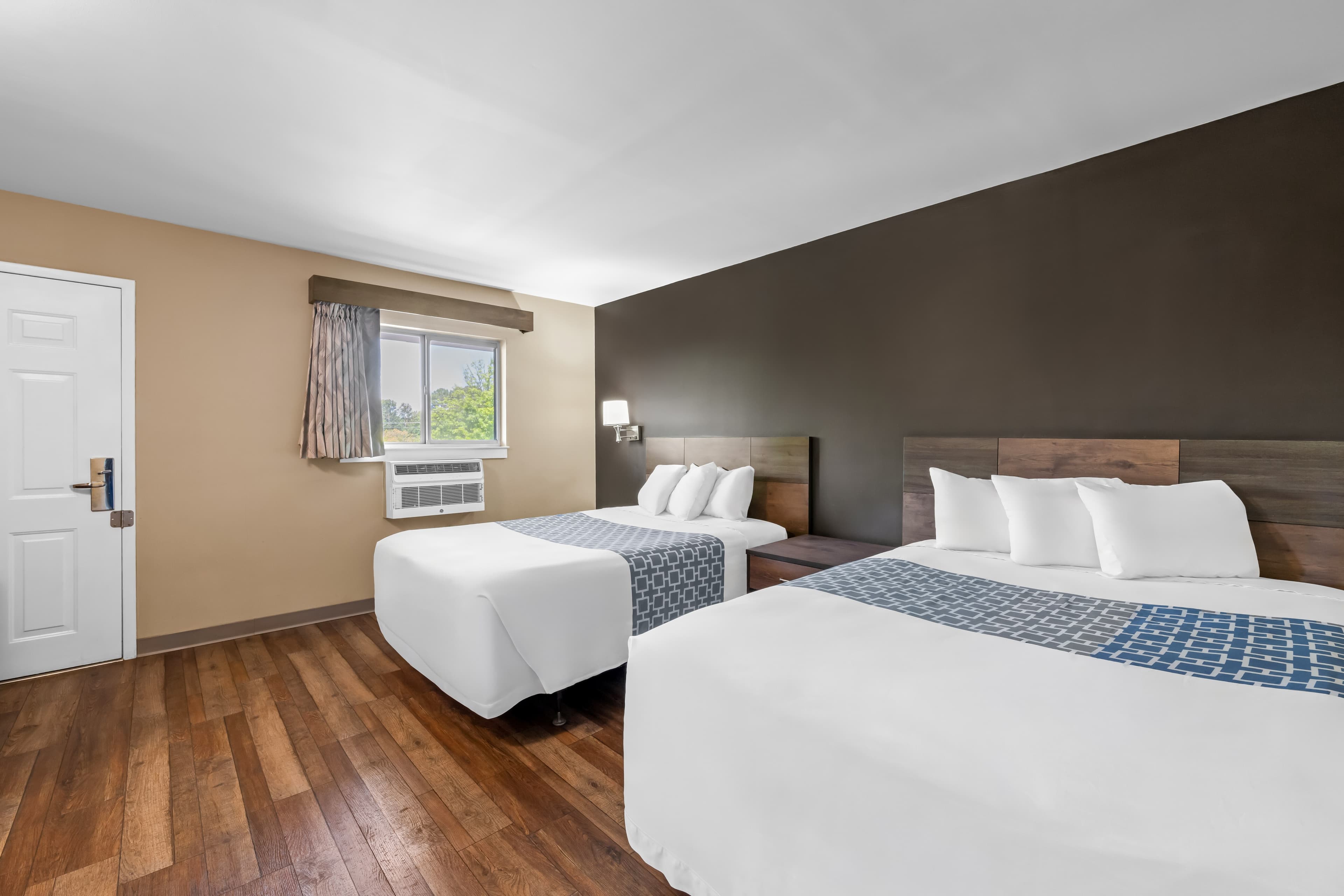 Suburban Studios Charlotte - Ballantyne — 54