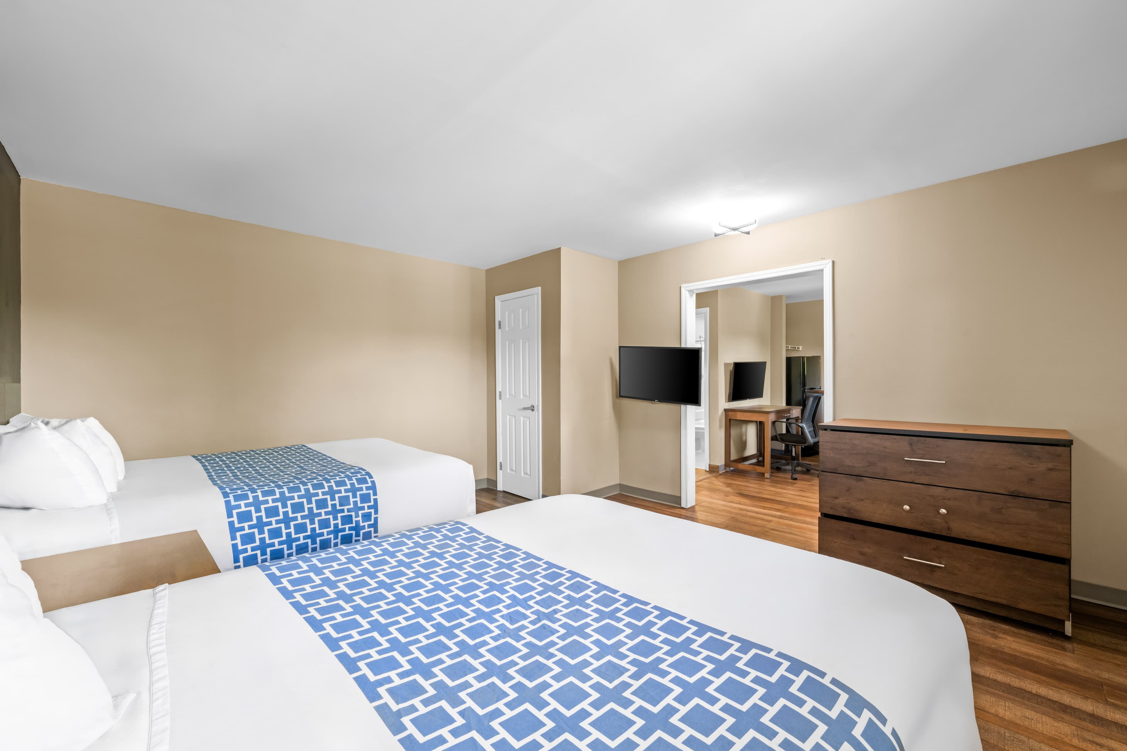 Suburban Studios Charlotte - Ballantyne — 55