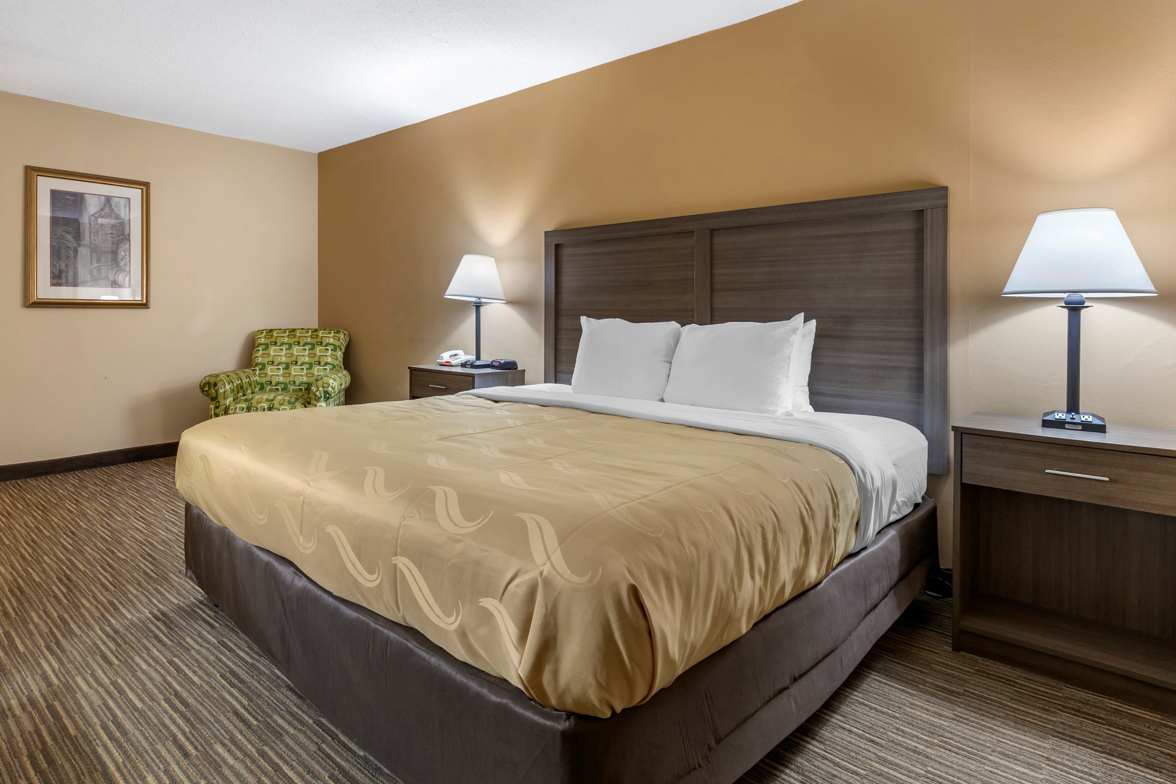 Quality Inn & Suites Hanes Mall — 8