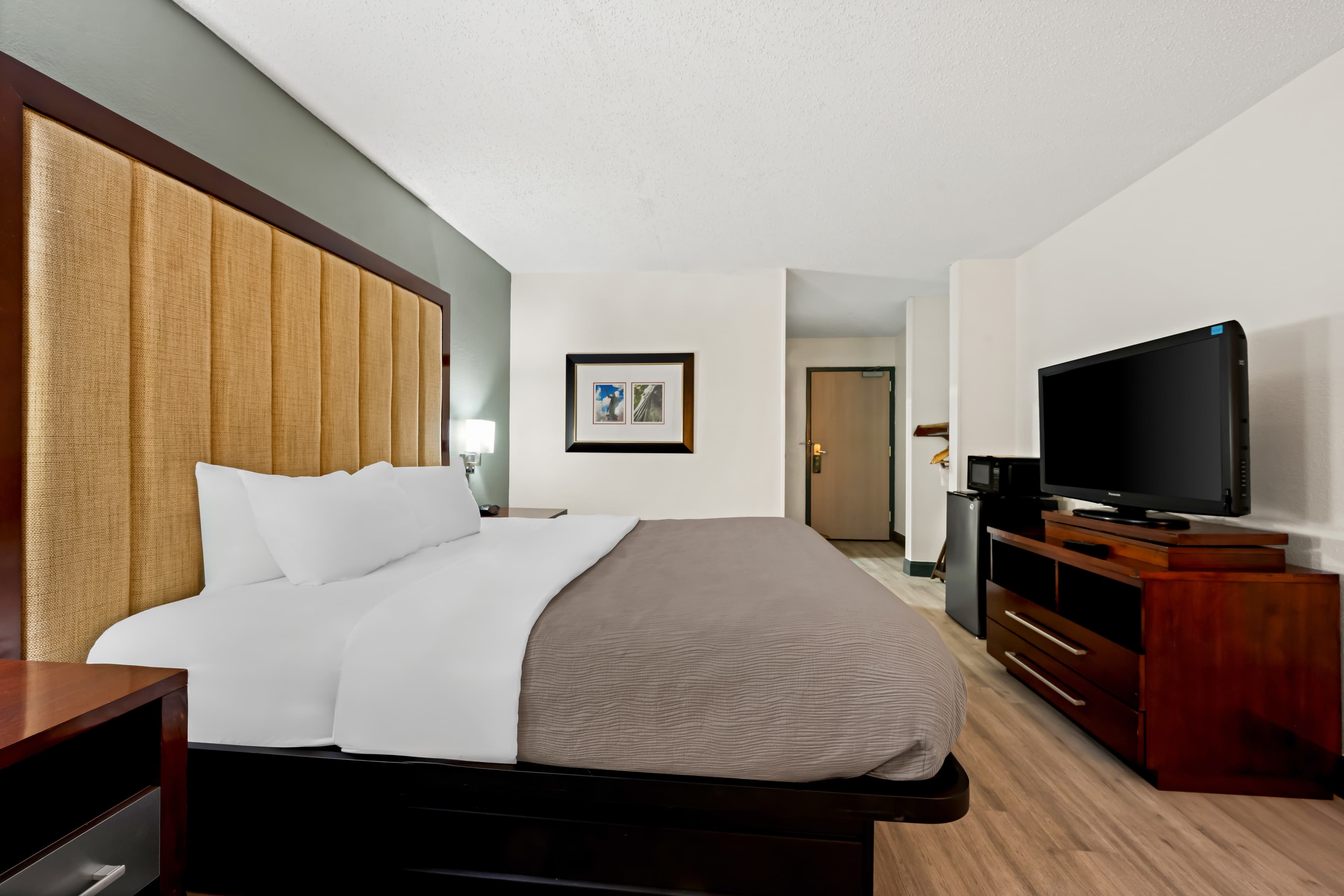 Quality Inn Rocky Mount near Event Center - Image 5
