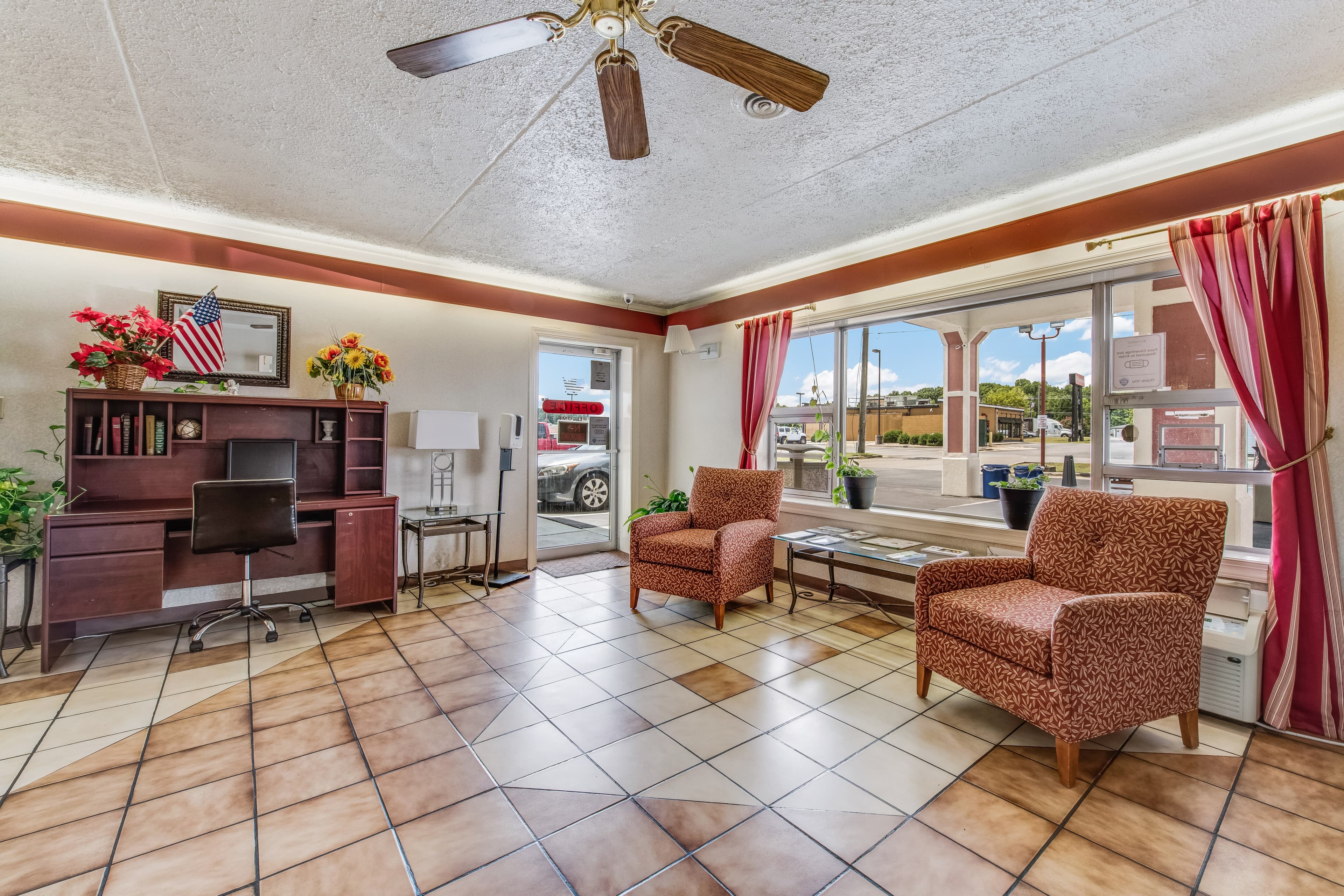 Econo Lodge Eden - Image 1