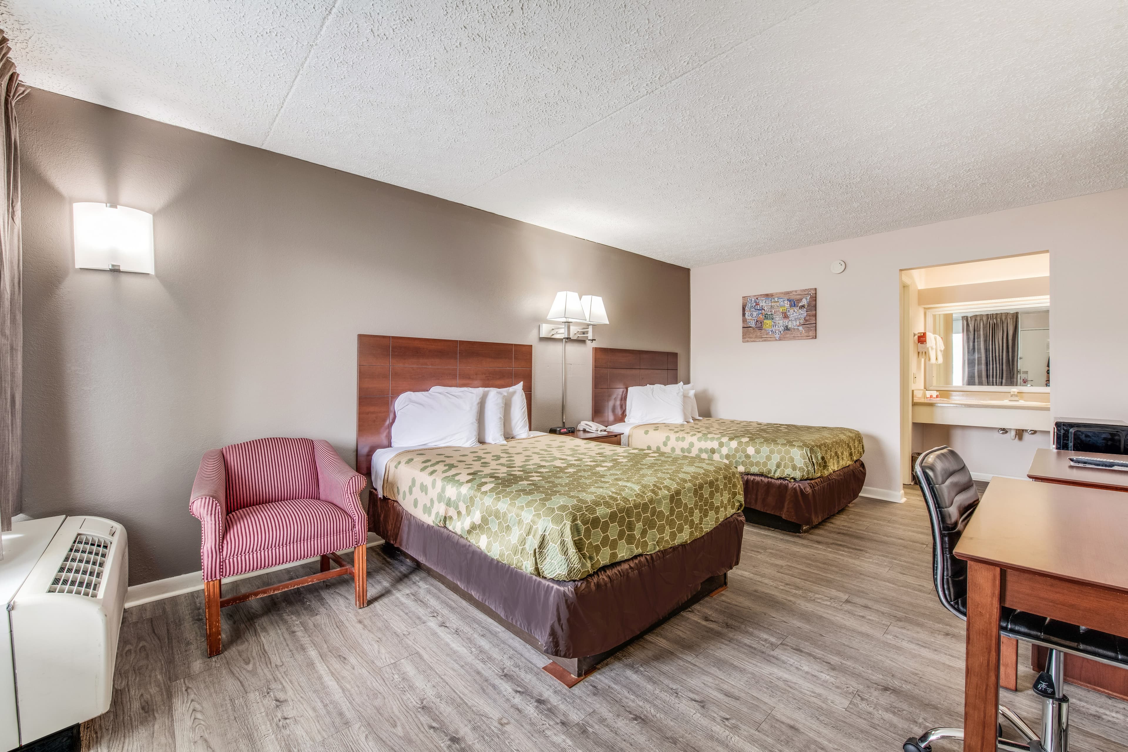 Econo Lodge Eden - Image 3