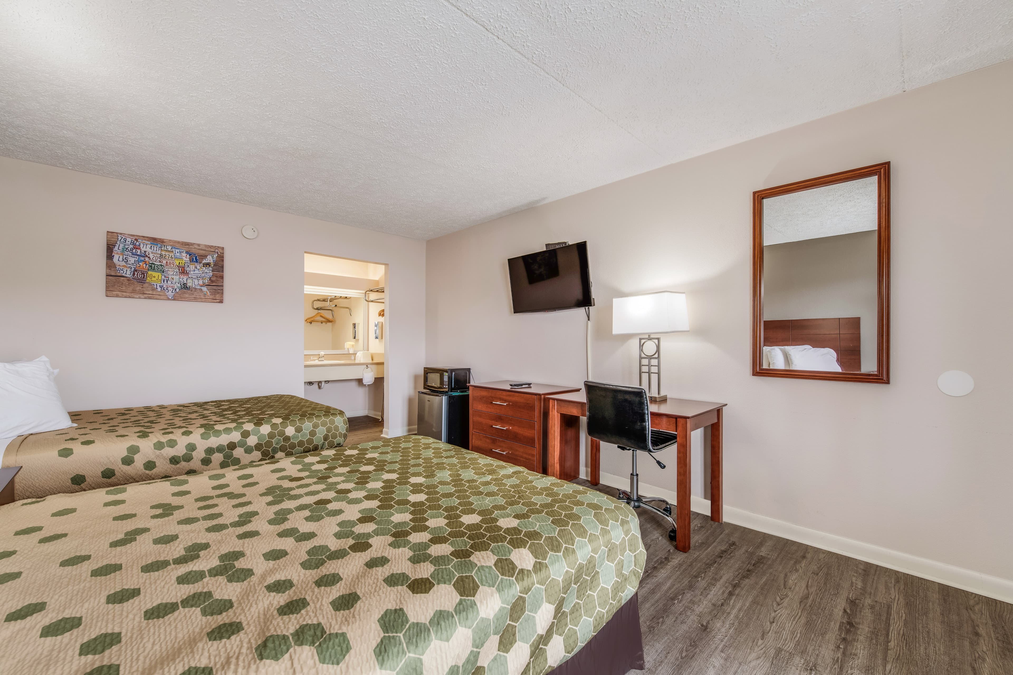 Econo Lodge Eden - Image 4
