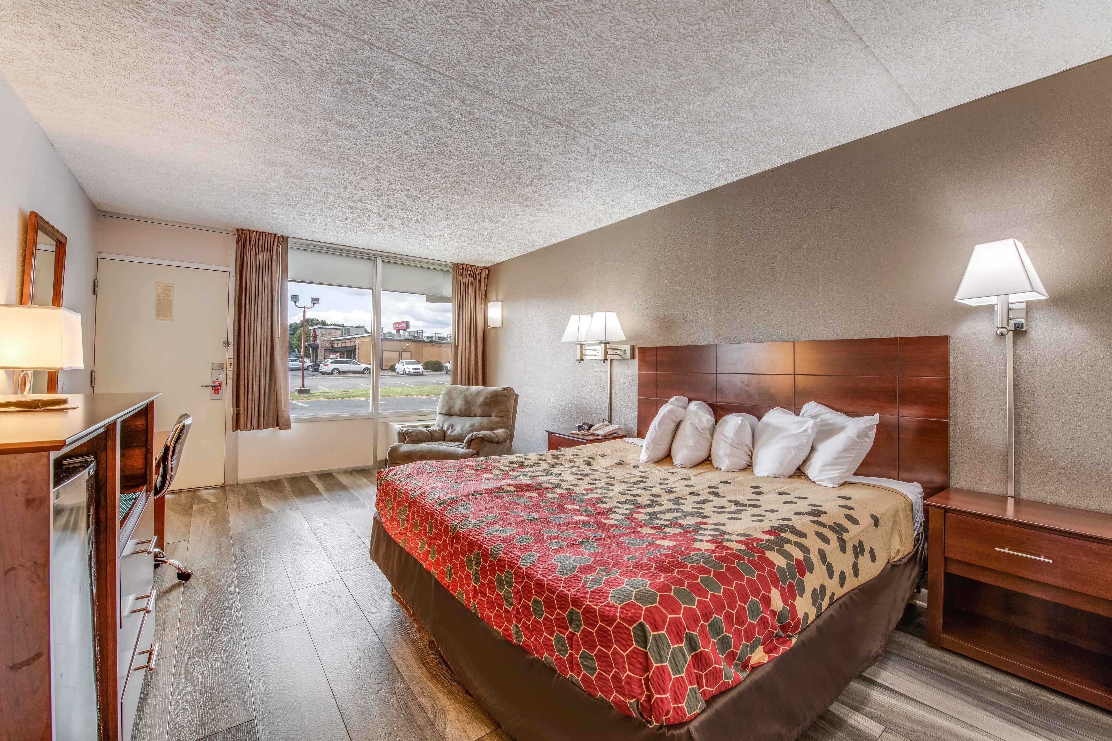 Econo Lodge Eden — 12
