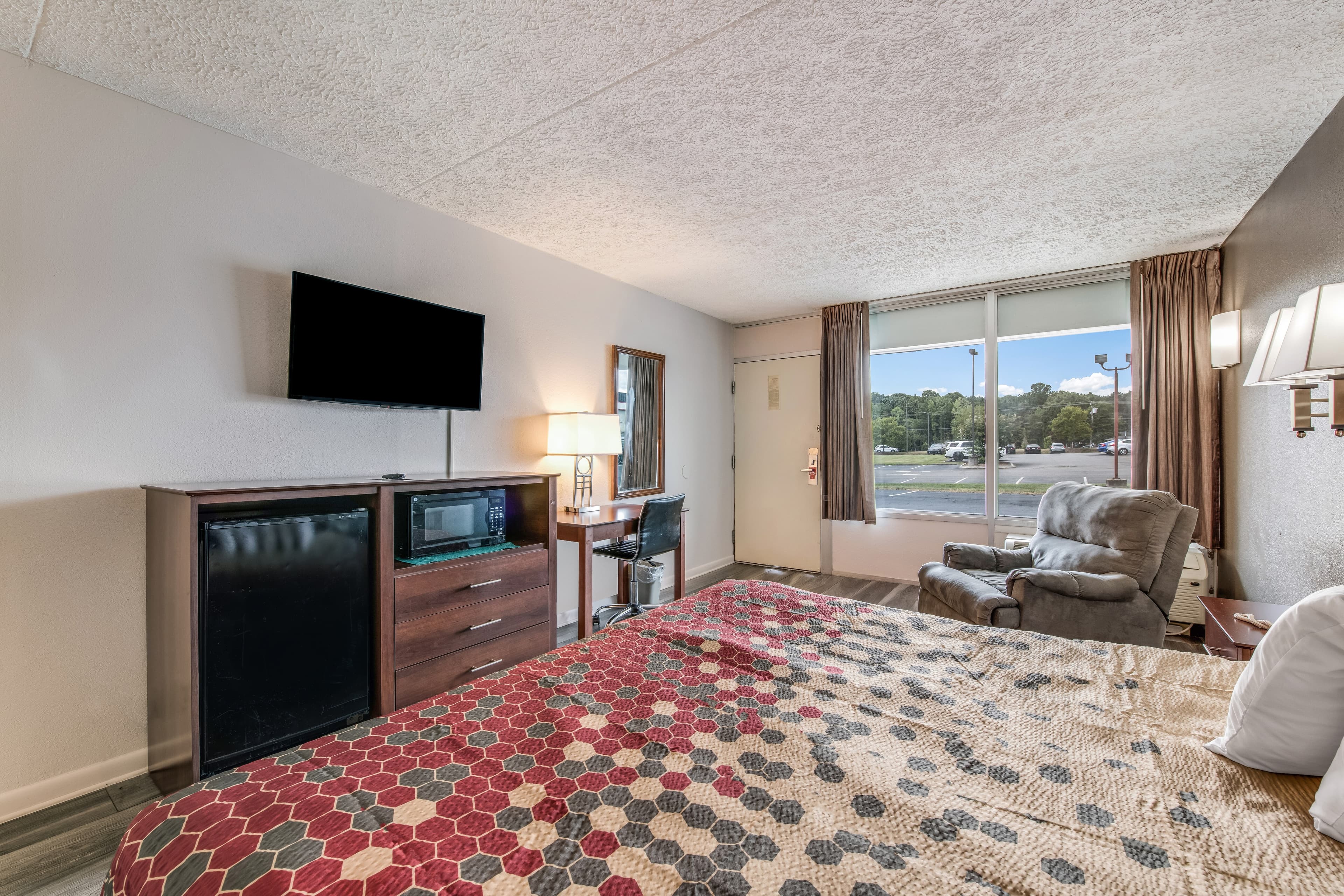 Econo Lodge Eden — 14