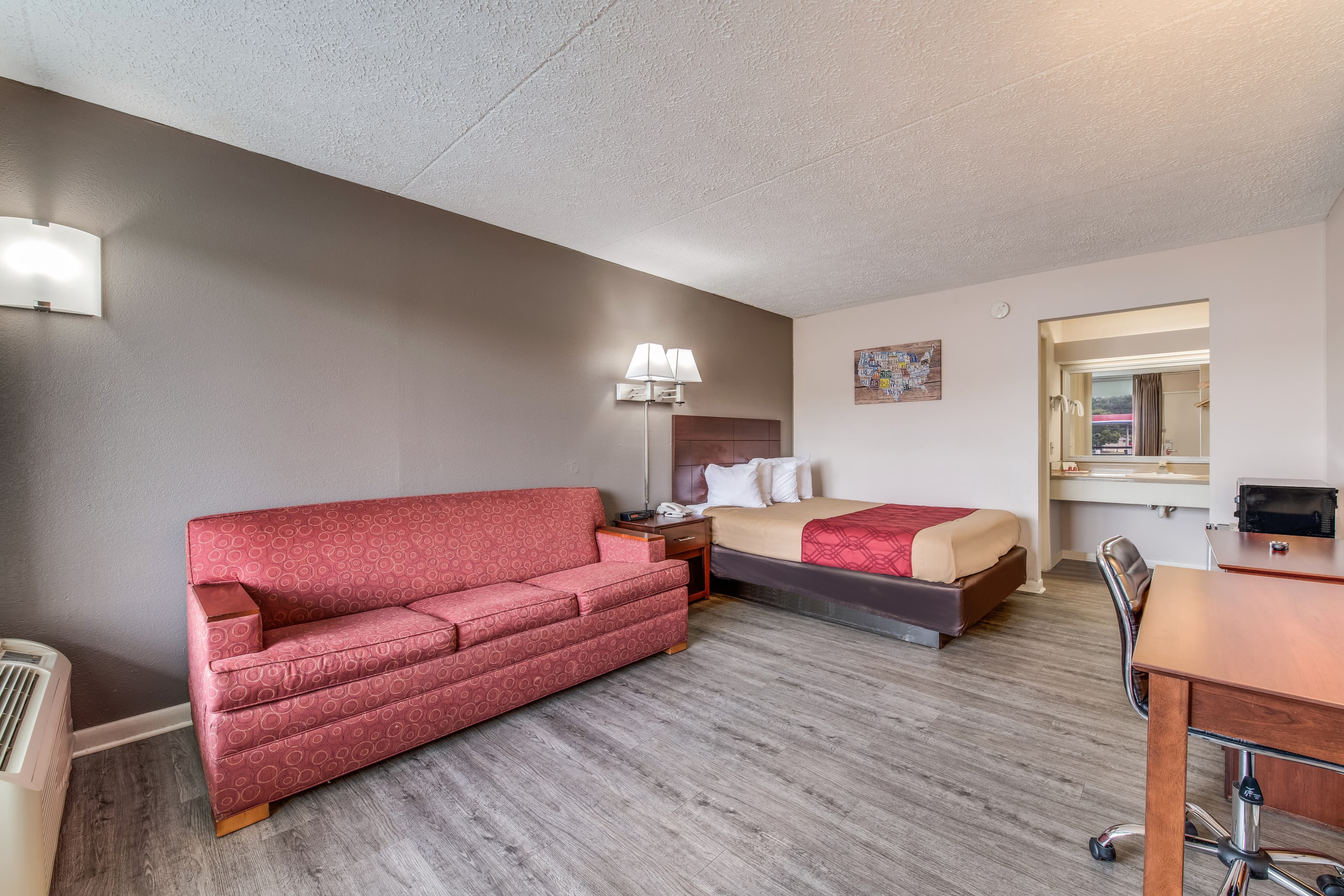 Econo Lodge Eden — 29