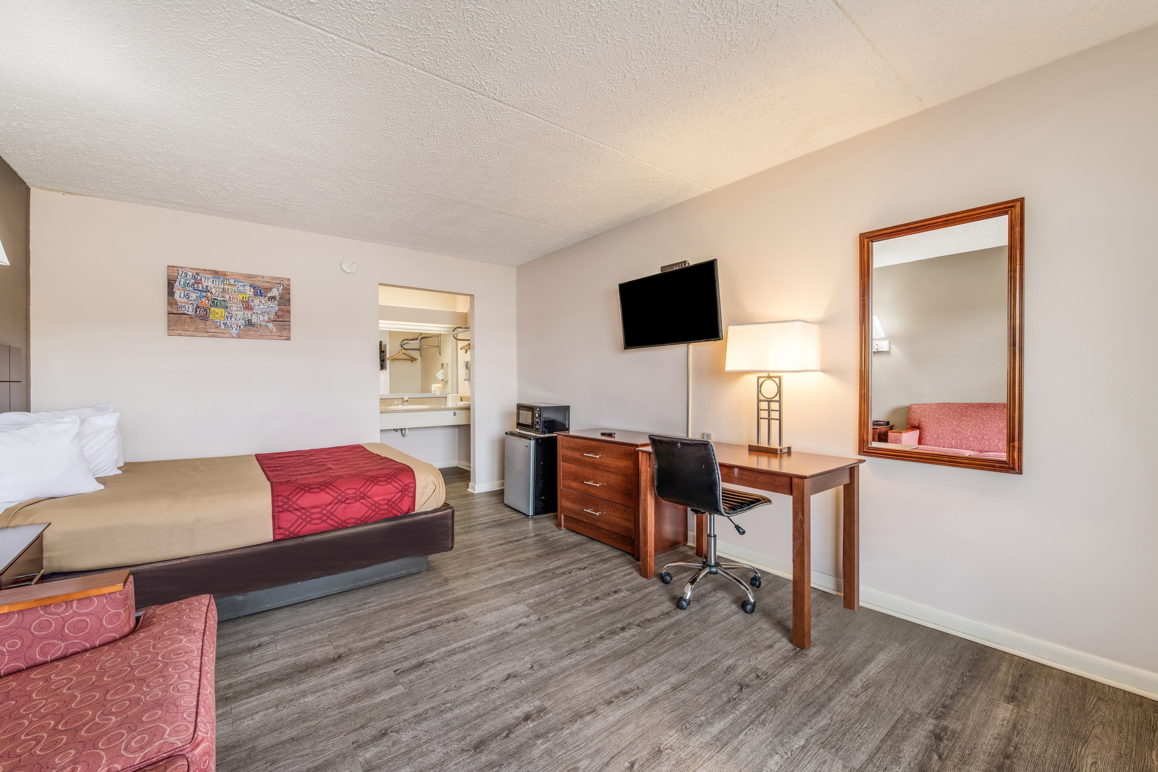 Econo Lodge Eden — 31