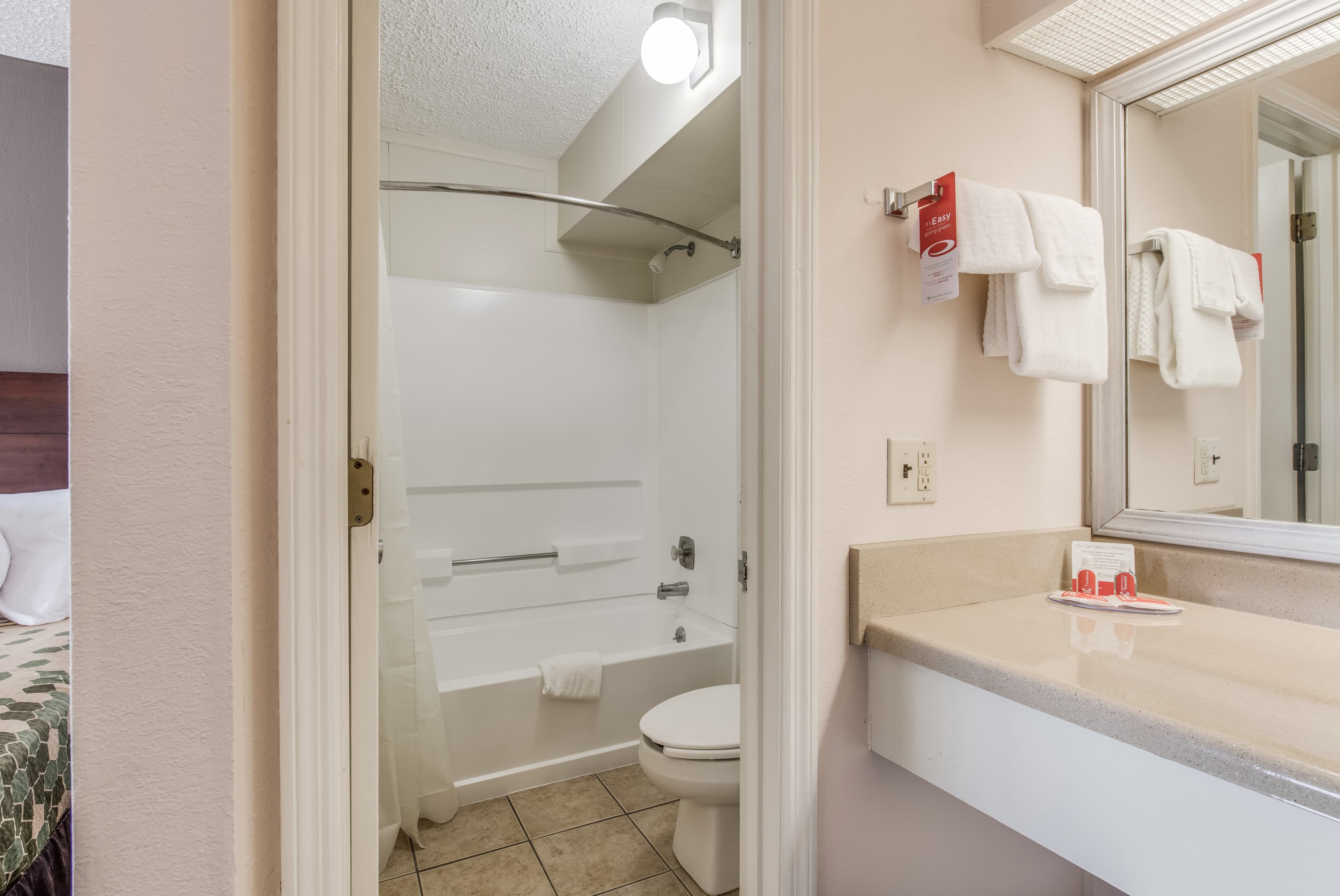 Econo Lodge Eden - Image 2