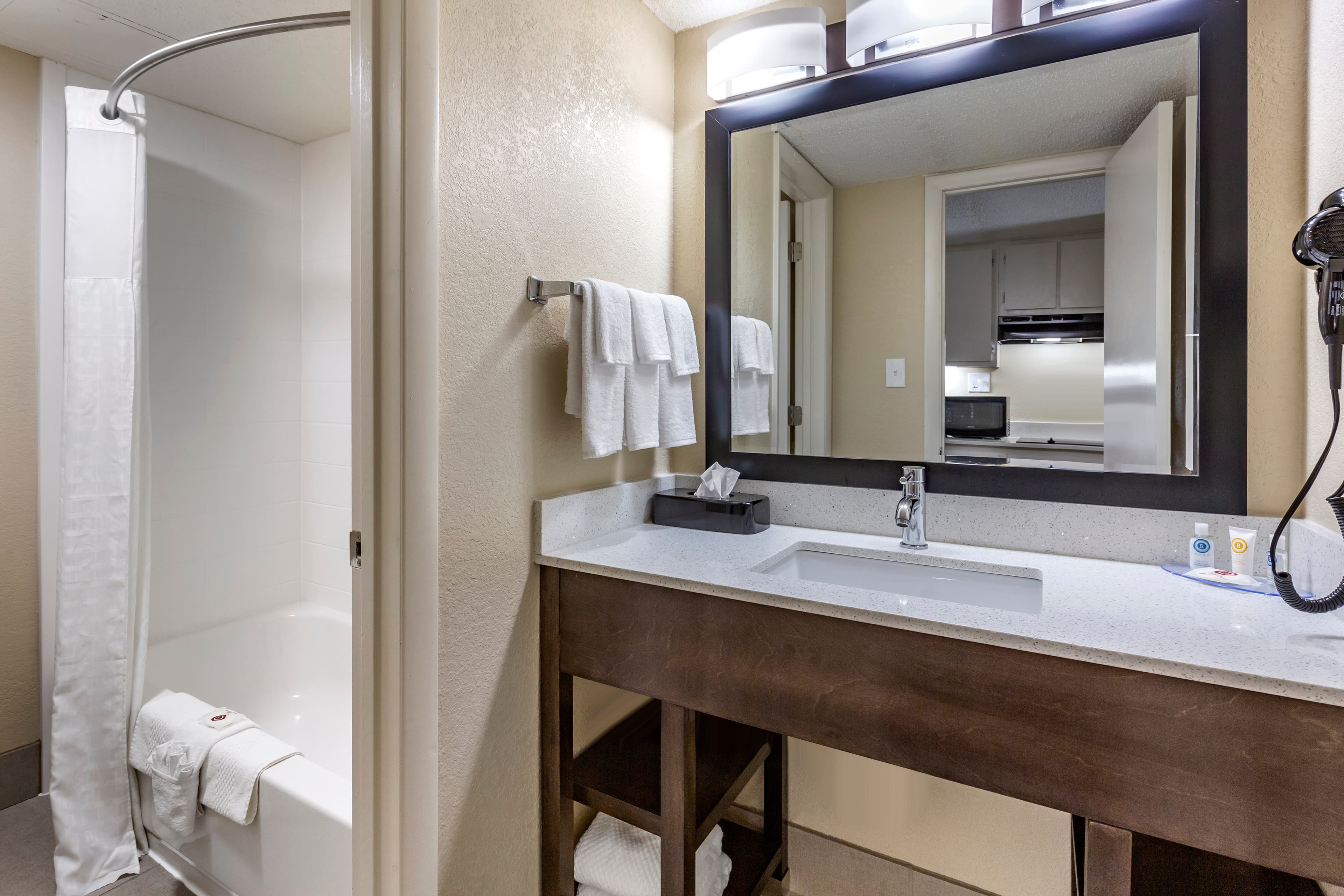 Comfort Inn & Suites Spring Lake - Fayetteville near Fort Bragg — 9