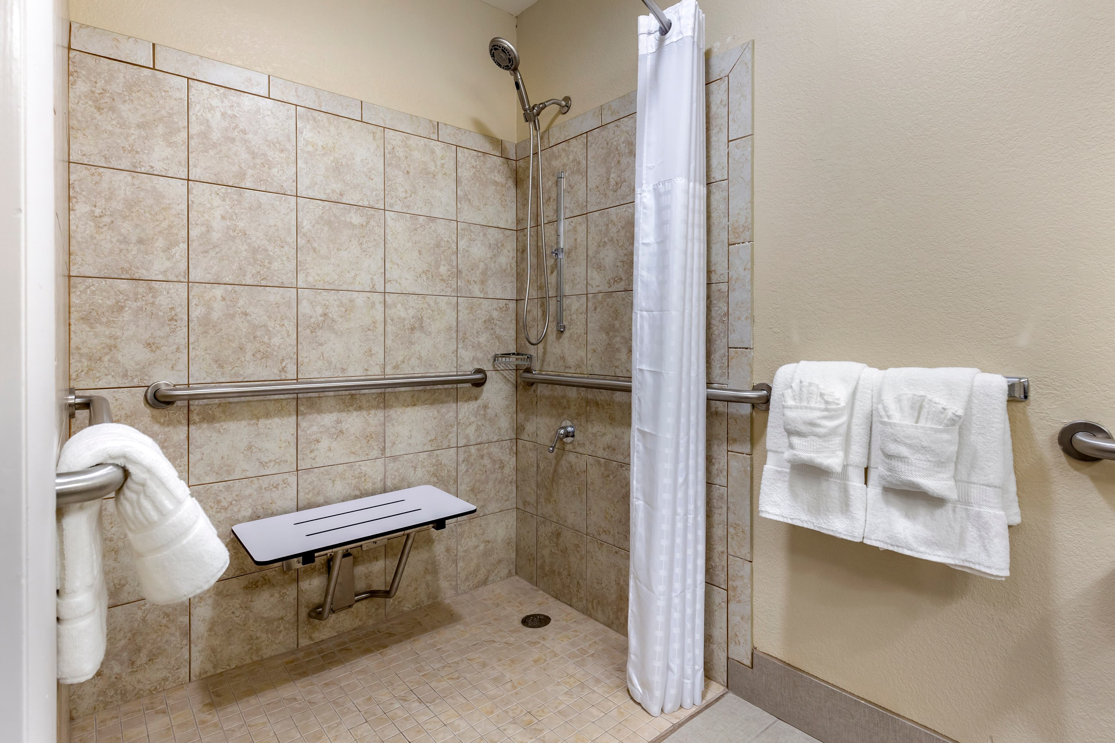 Comfort Inn & Suites Spring Lake - Fayetteville near Fort Bragg — 13