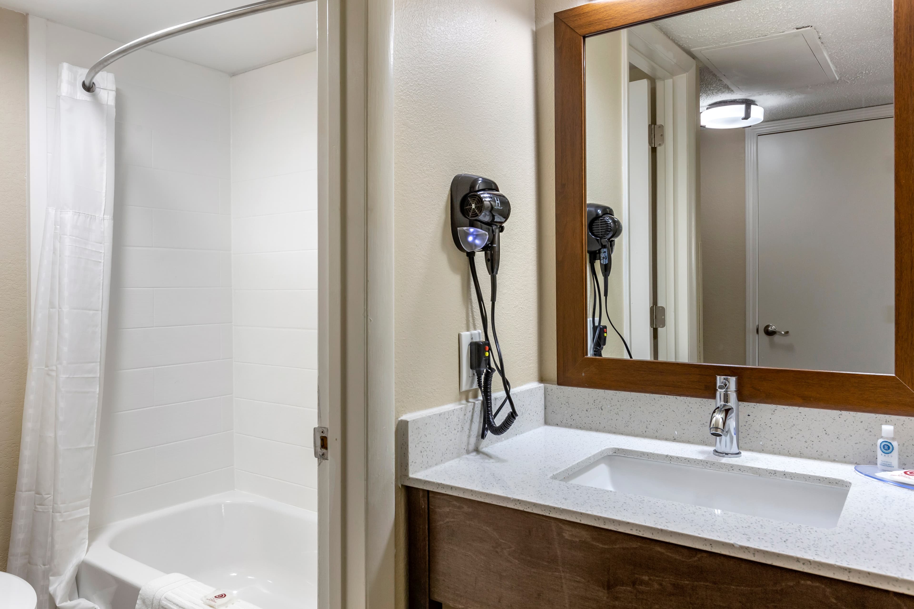 Comfort Inn & Suites Spring Lake - Fayetteville near Fort Bragg — 17