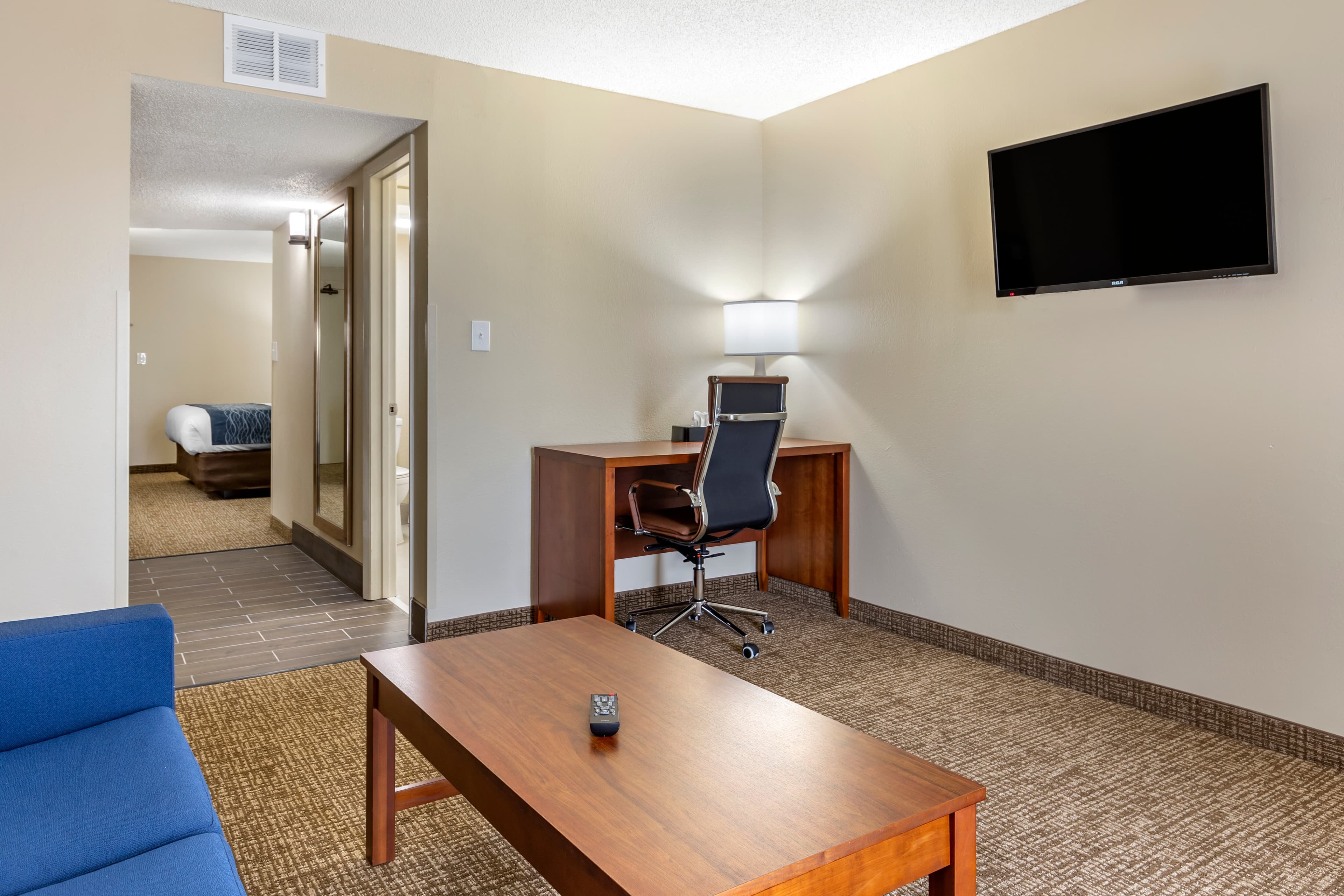 Comfort Inn & Suites Spring Lake - Fayetteville near Fort Bragg - Image 4