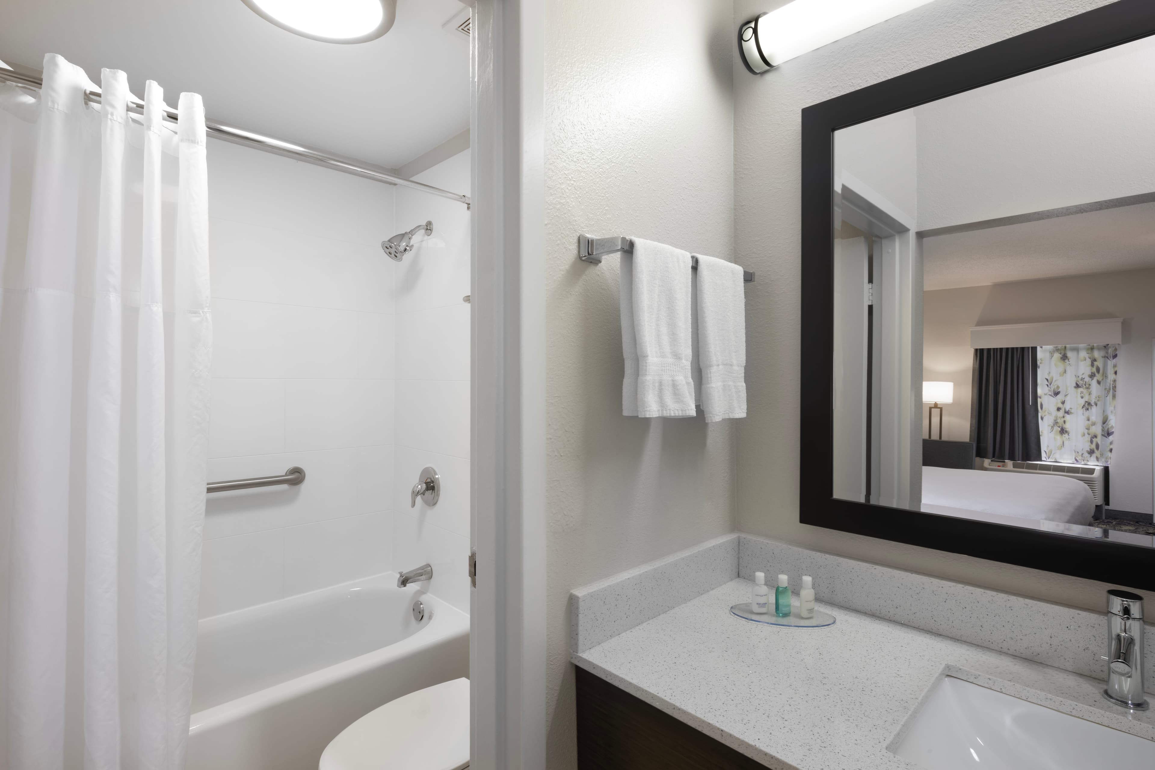 Clarion Pointe Biltmore Village — 10